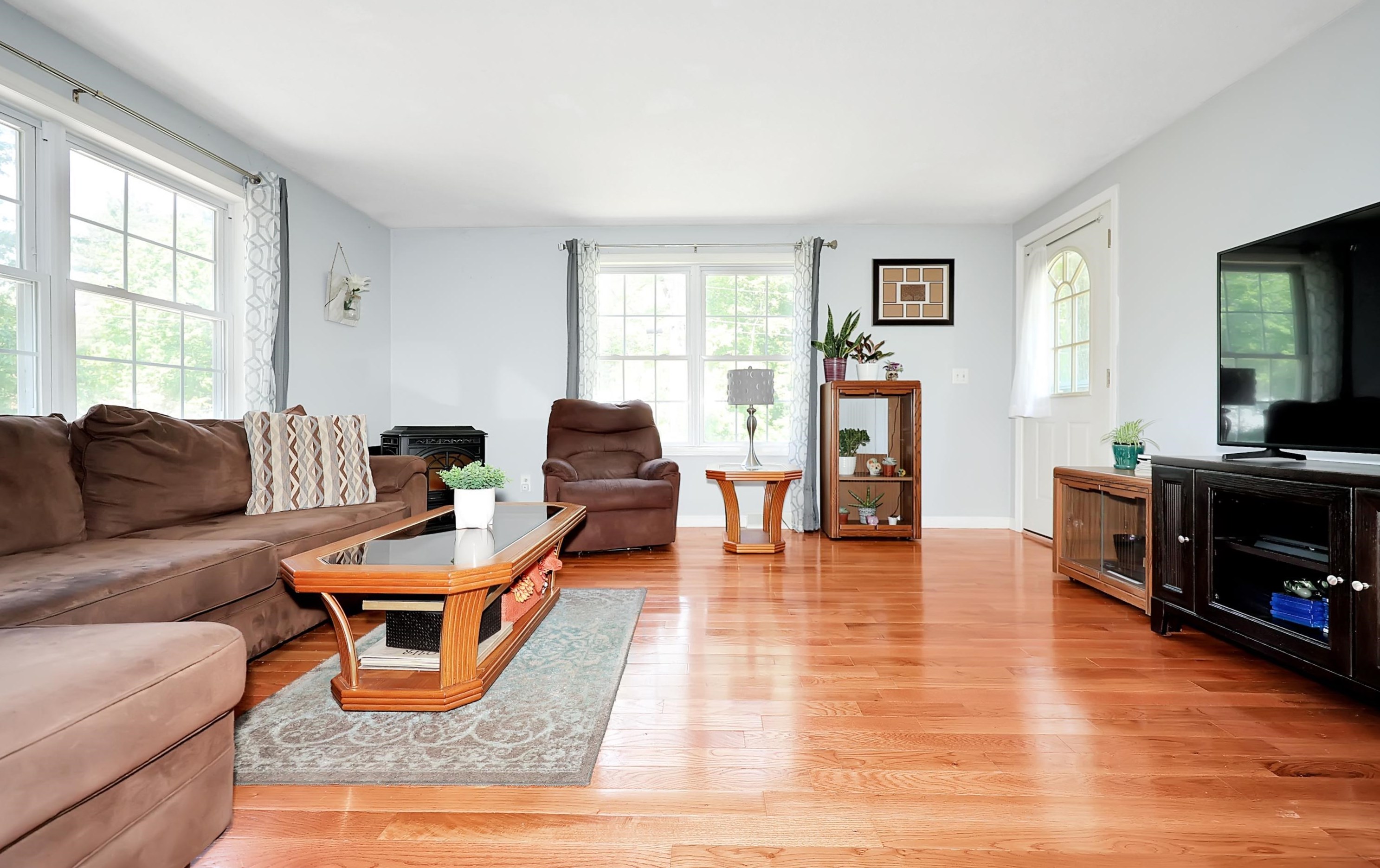 9 Lantern Ln, Merrimack NH 03054-2707 exterior