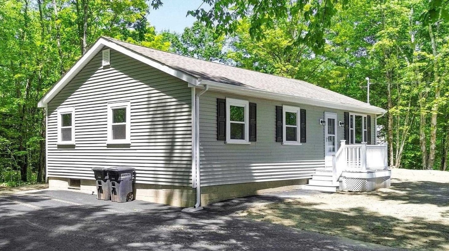 429 Main St, Danville, NH 03819