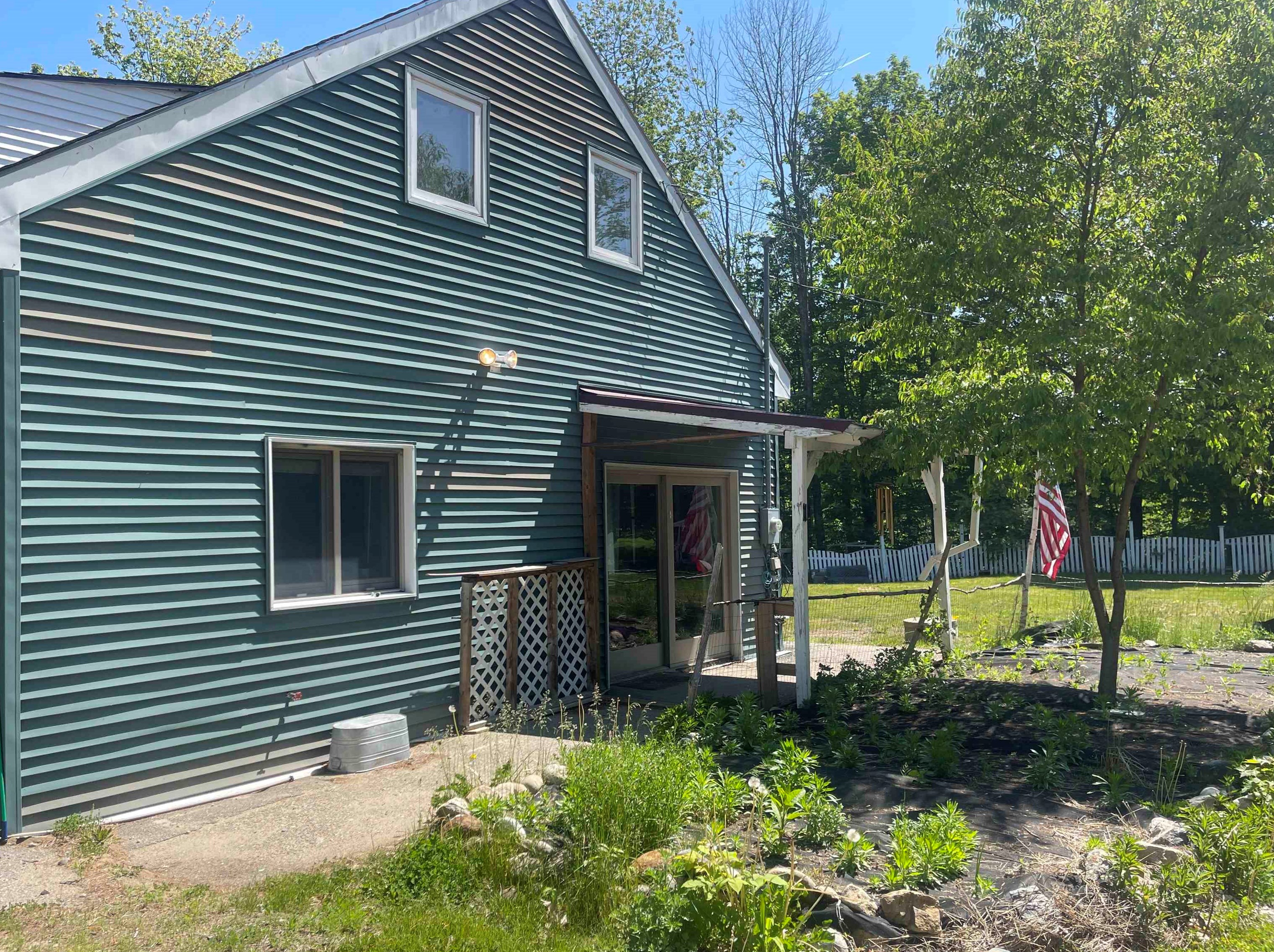 11 Valley Rd, Farmington, NH 03835-3411