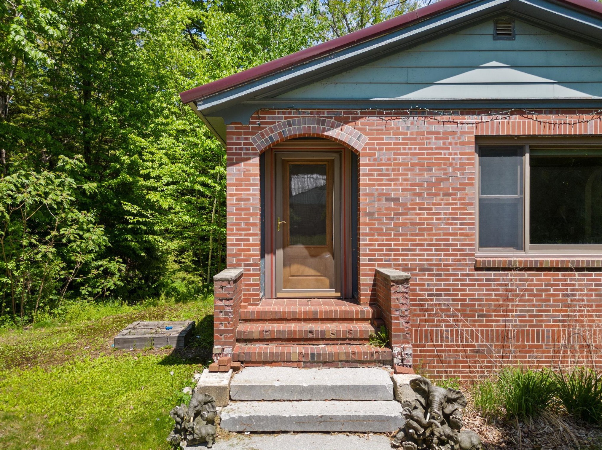 4 Maple St, Bridgewater, NH 03264