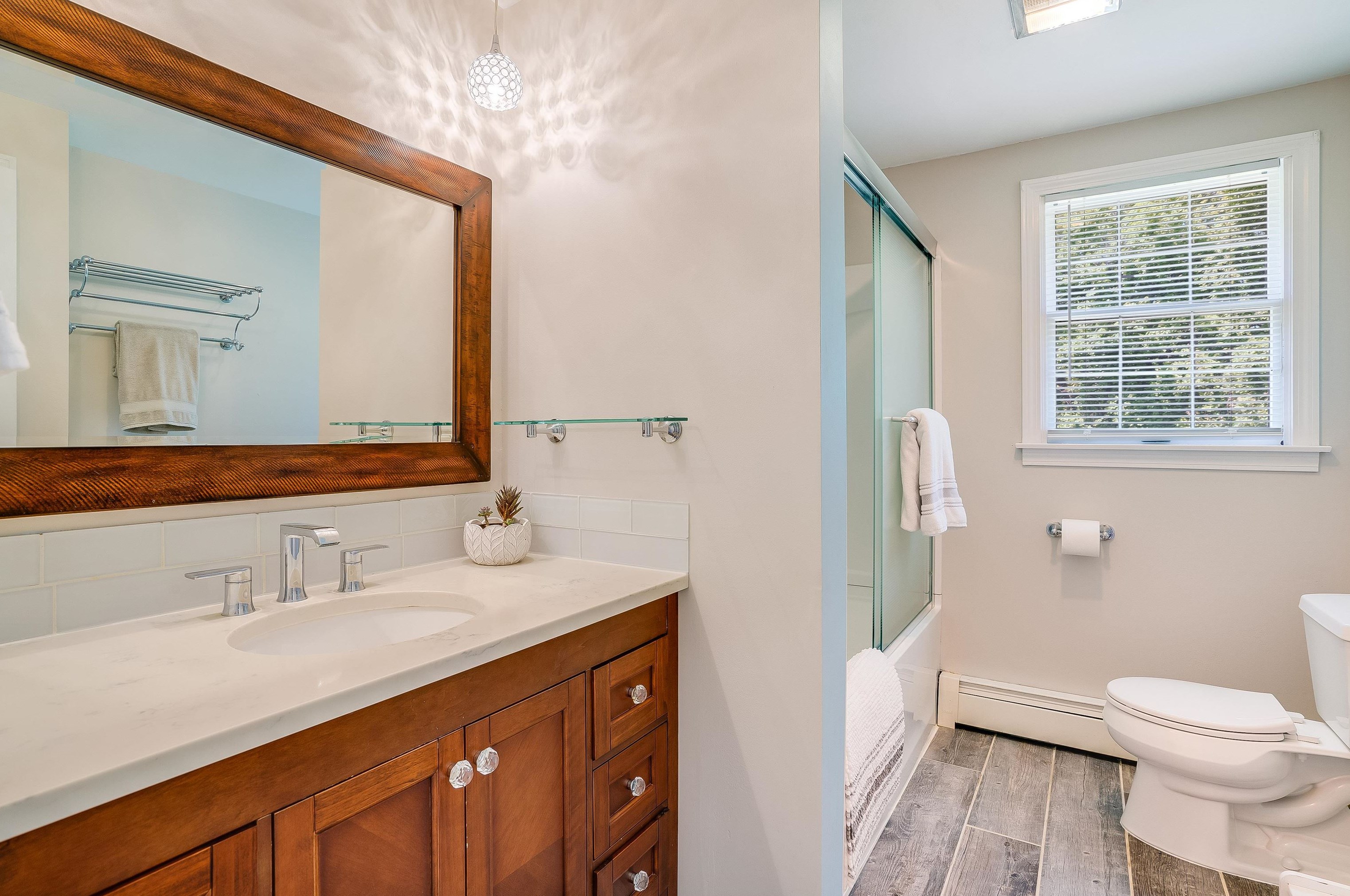 5 Camelot Dr, Manchester NH  03104-1448 exterior