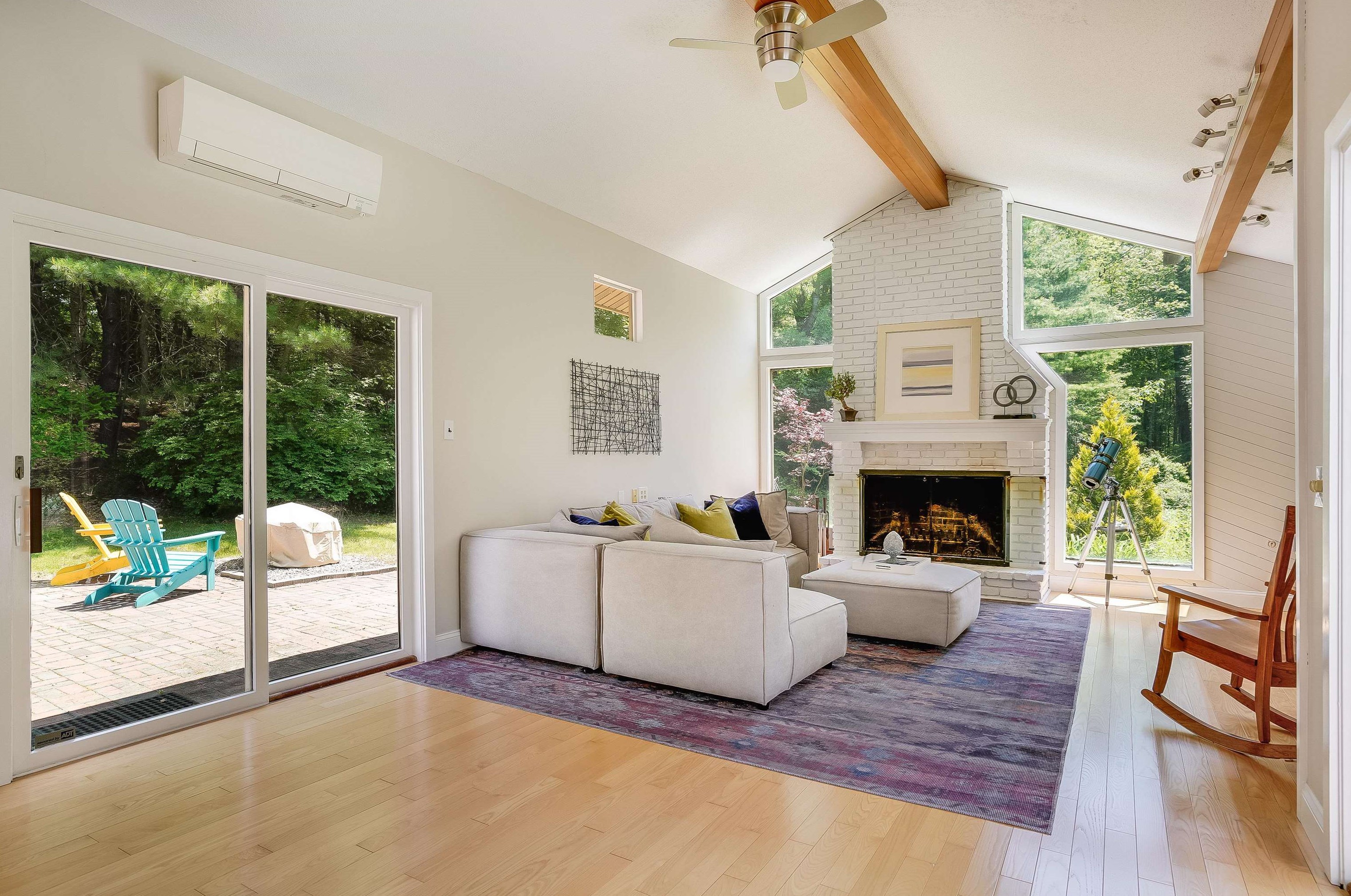 5 Camelot Dr, Manchester NH  03104-1448 exterior