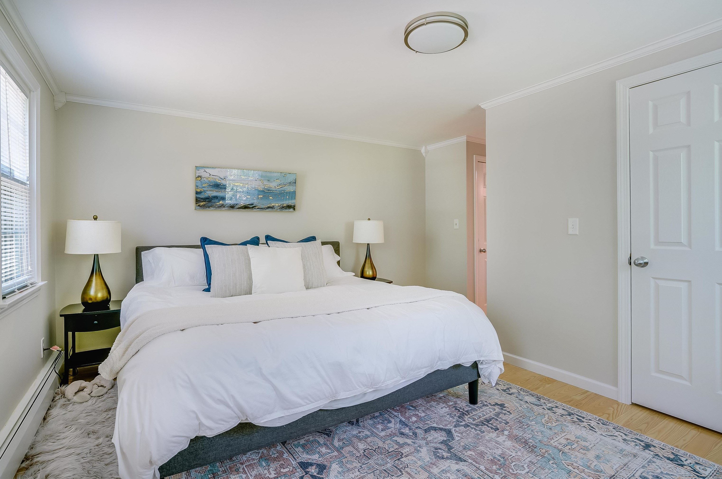 5 Camelot Dr, Manchester NH  03104-1448 exterior