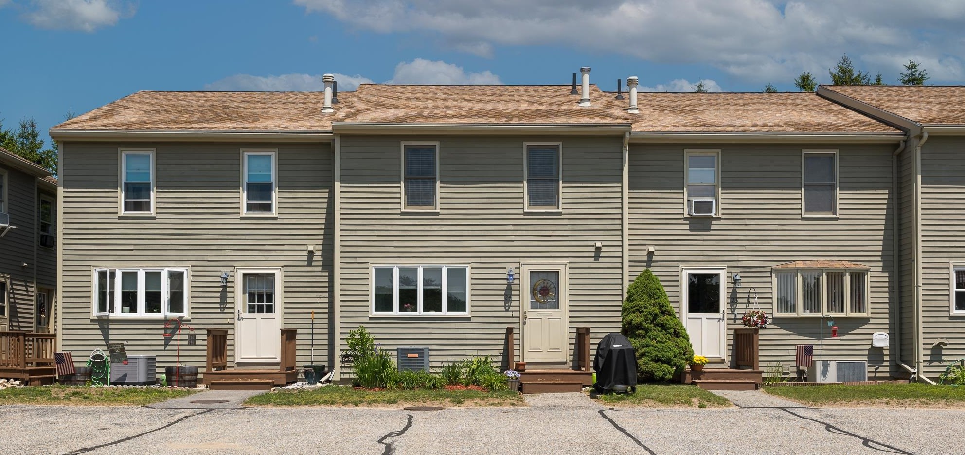 128 Newton Rd, Haverhill MA 01835-2428 exterior