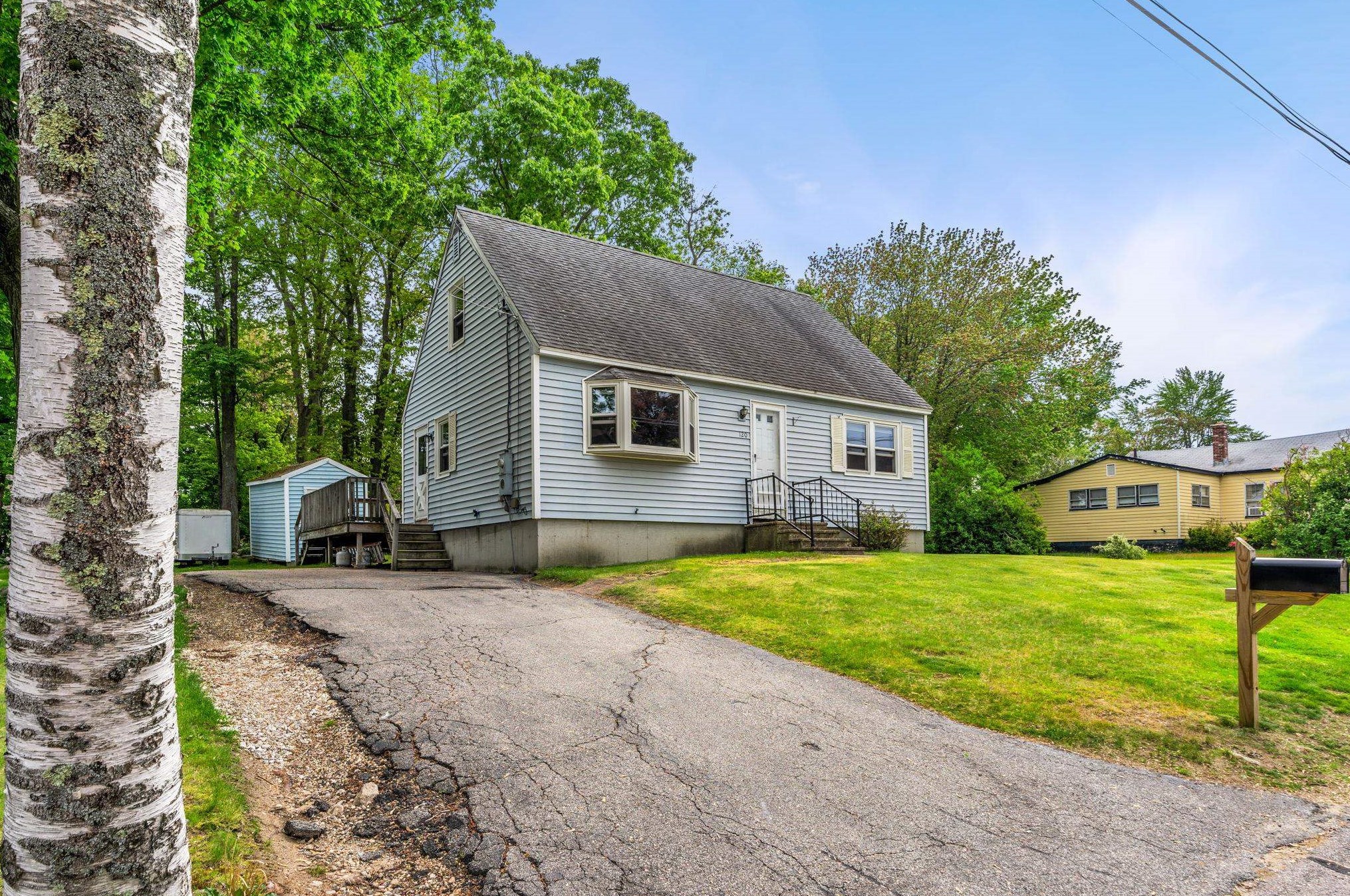 120 Fairmount Ave, Manchester, NH 03104