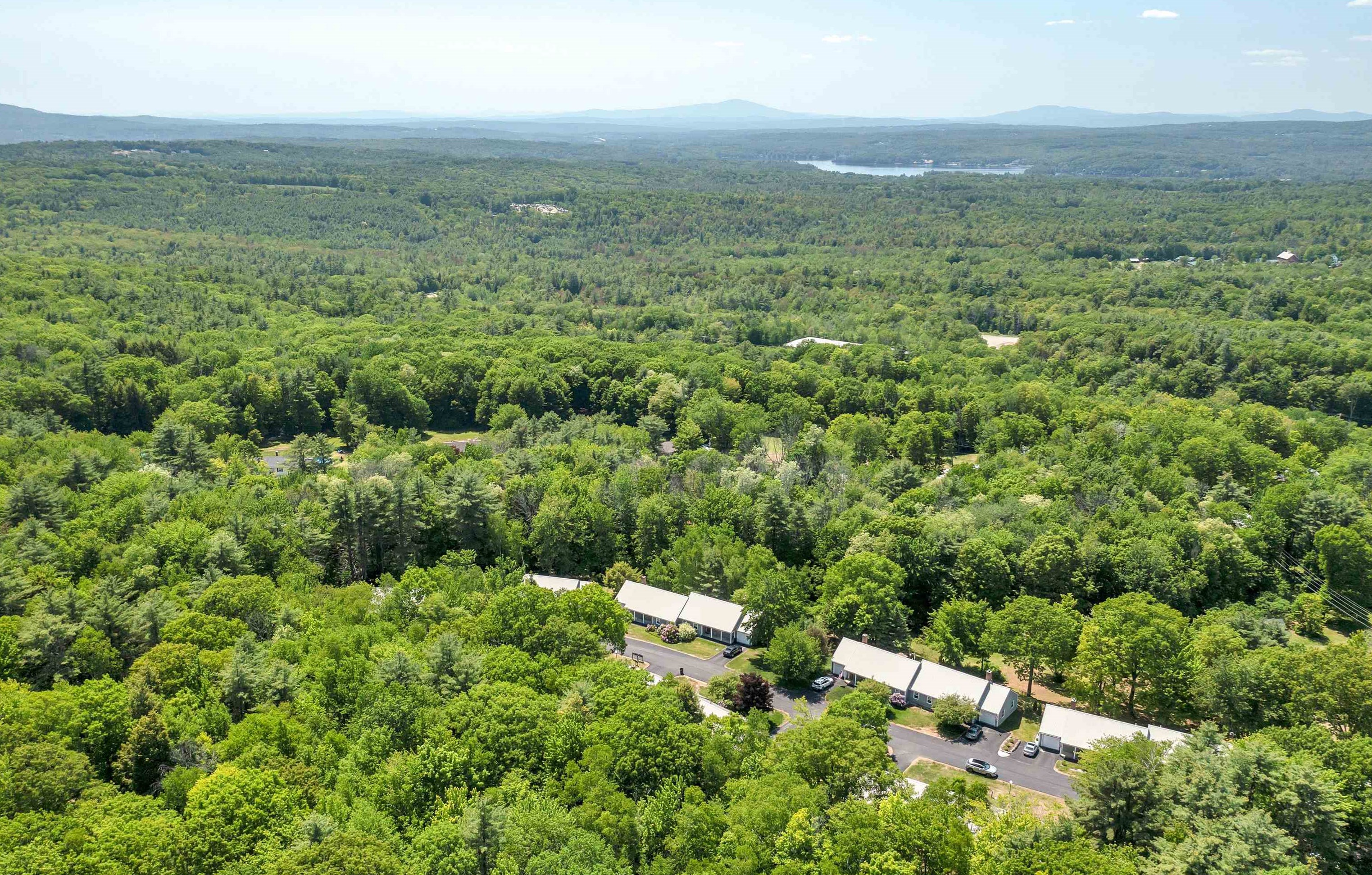 15 Oak Dr, Belmont, NH 03220