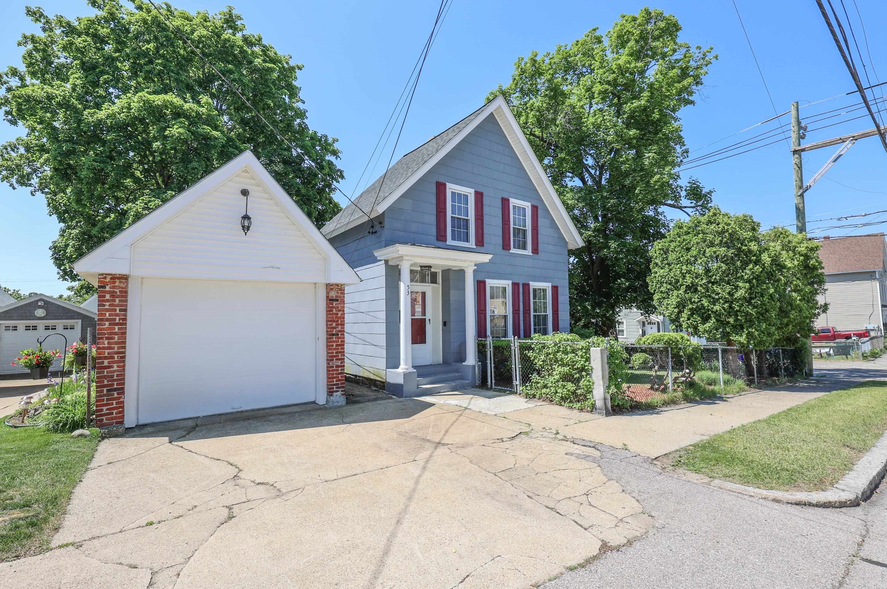 53 Arlington St, Manchester, NH 03104-4311