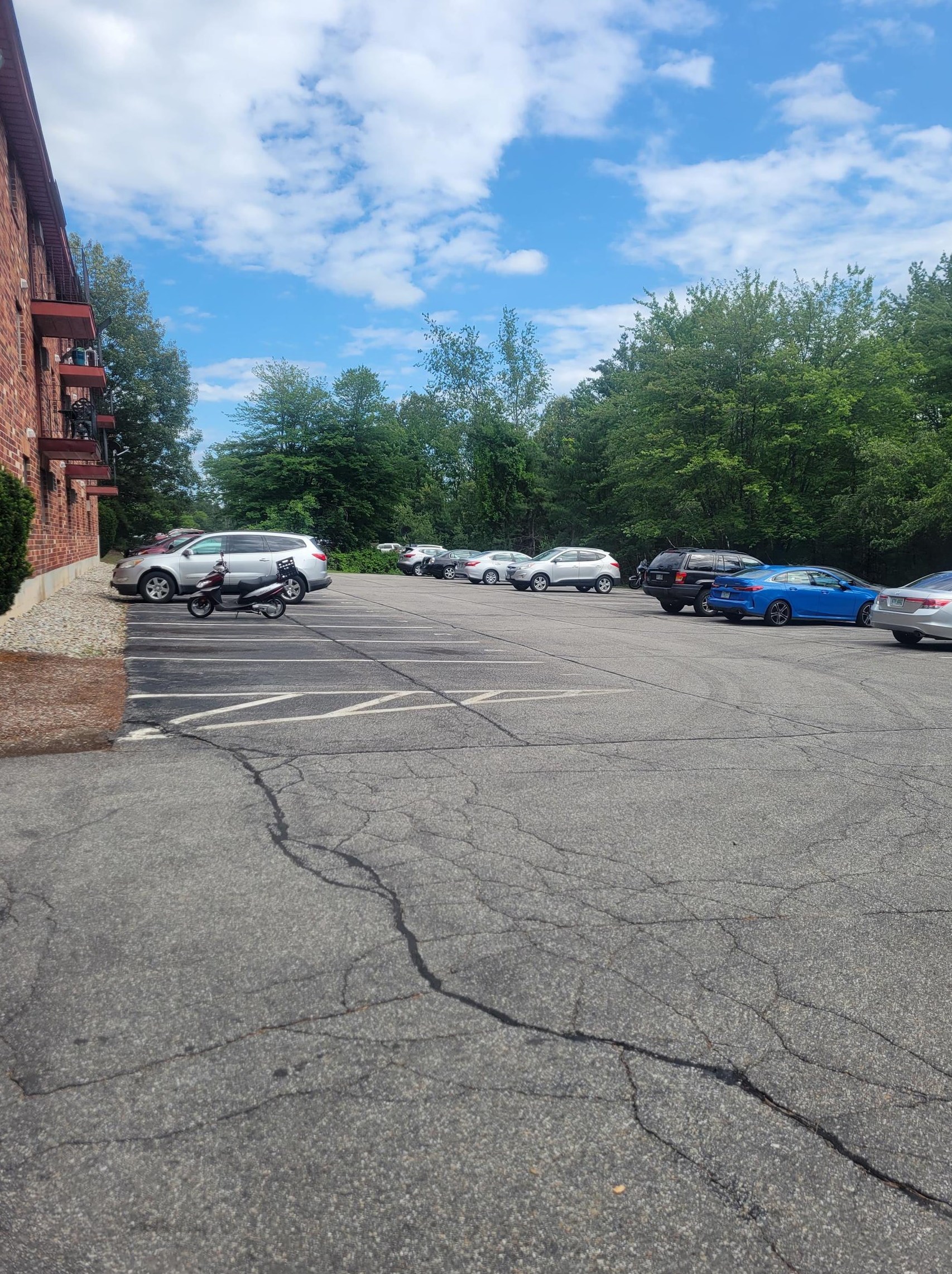 1265 Bodwell Rd, Manchester NH  03109-5818 exterior