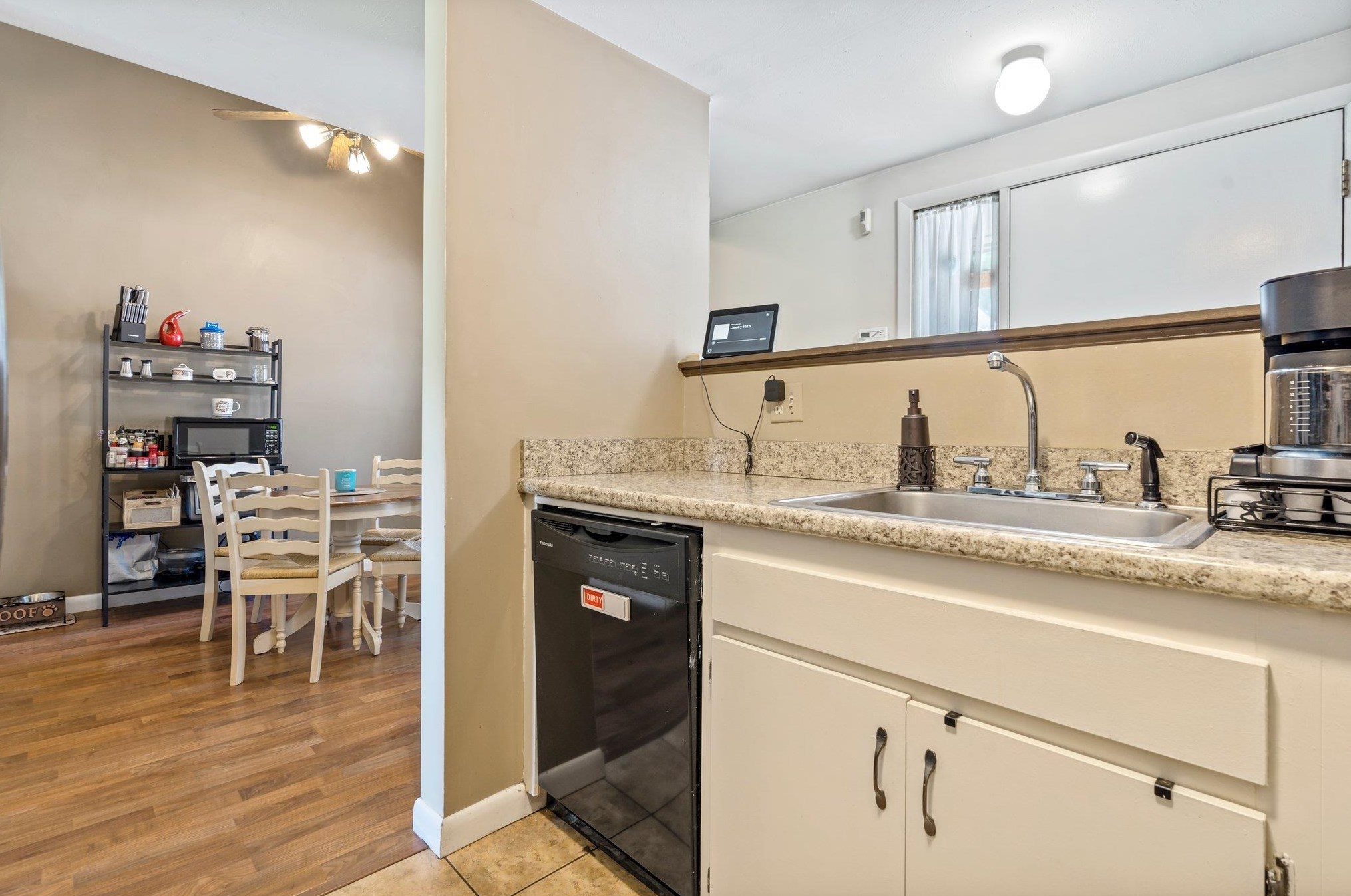 16 Templeton Ct, Merrimack NH 03054-3460 exterior