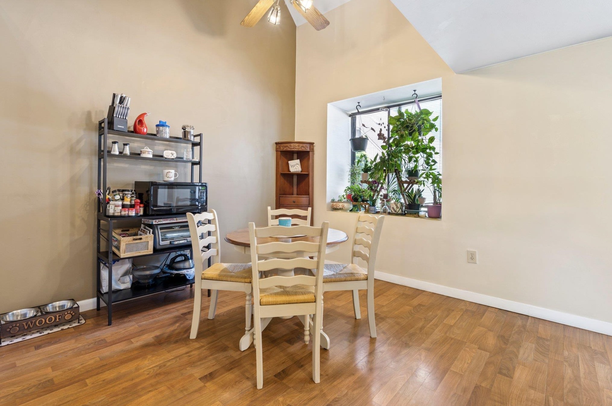 16 Templeton Ct, Merrimack NH 03054-3460 exterior