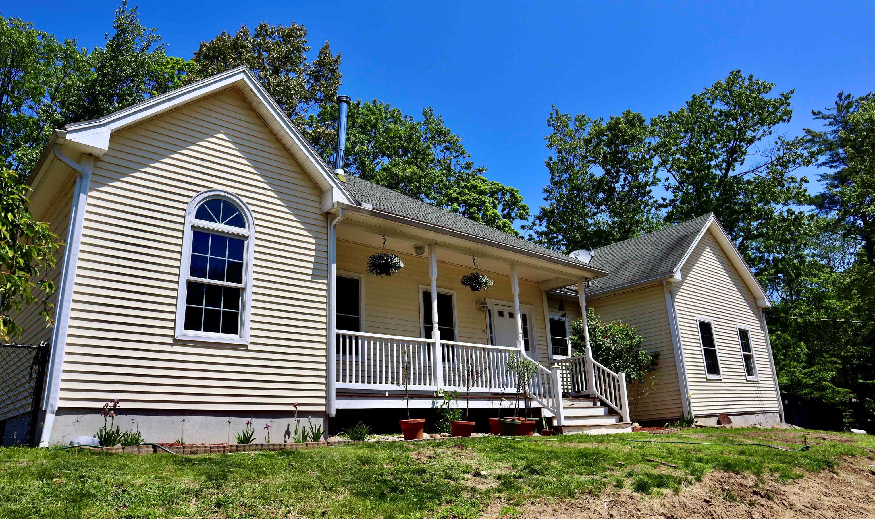 62 Forest Rd, Weare, NH 03281