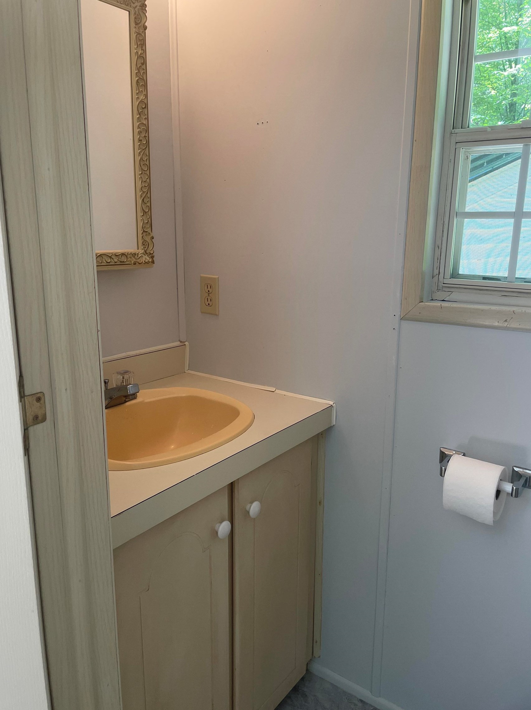 8 Bayberry Ln, Tuftonboro NH  03894-4802 exterior