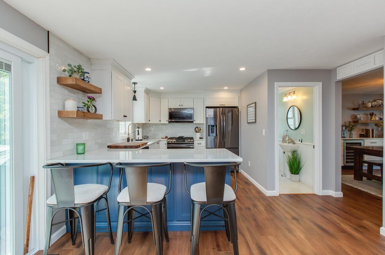 19 Green Meadow Ln, Manchester NH 03110-5546 exterior