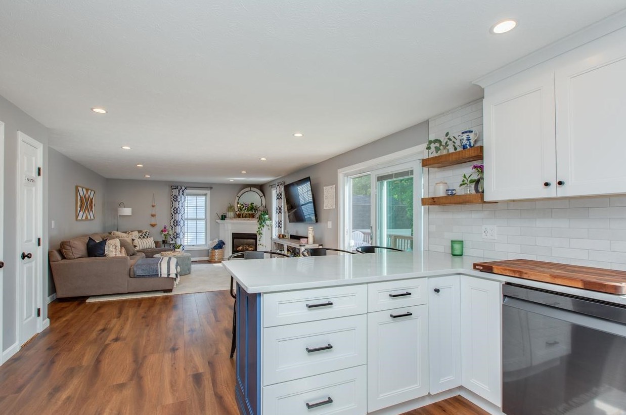 19 Green Meadow Ln, Manchester NH 03110-5546 exterior