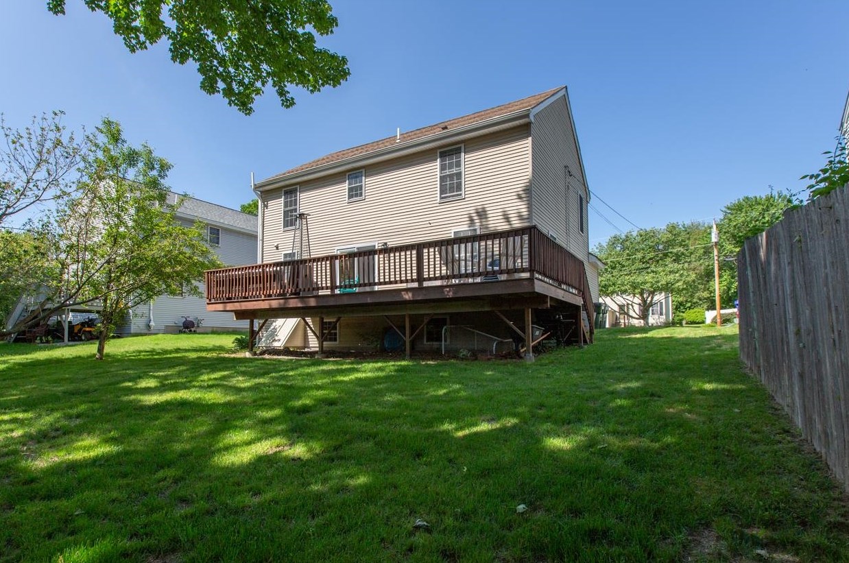 19 Green Meadow Ln, Manchester NH 03110-5546 exterior