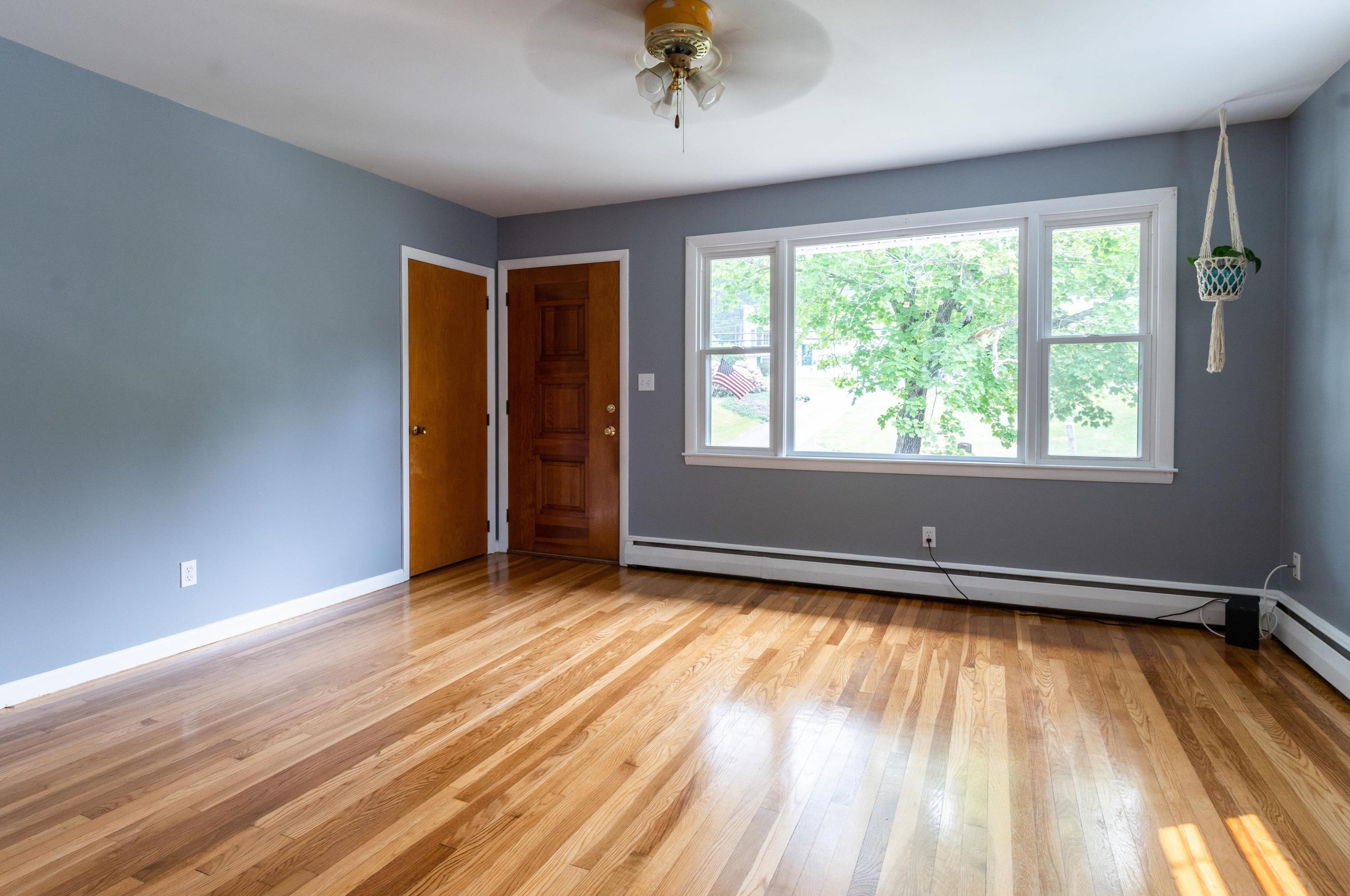 631 Cohas Ave, Manchester NH 03109-5425 exterior