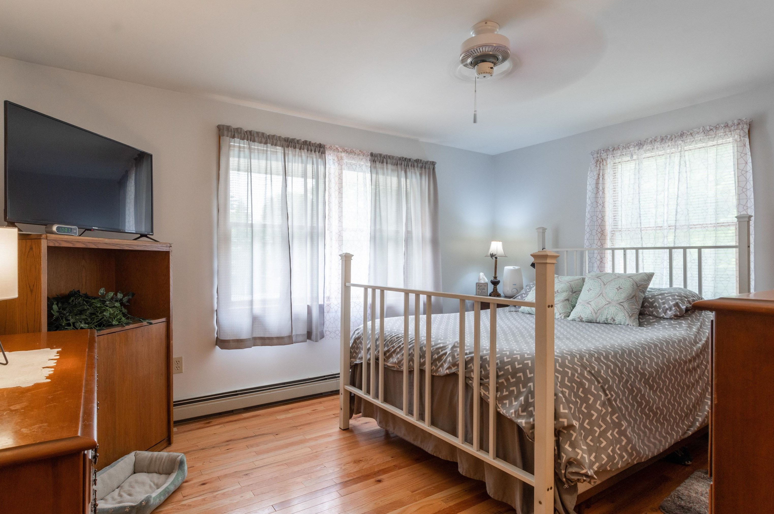 631 Cohas Ave, Manchester NH 03109-5425 exterior