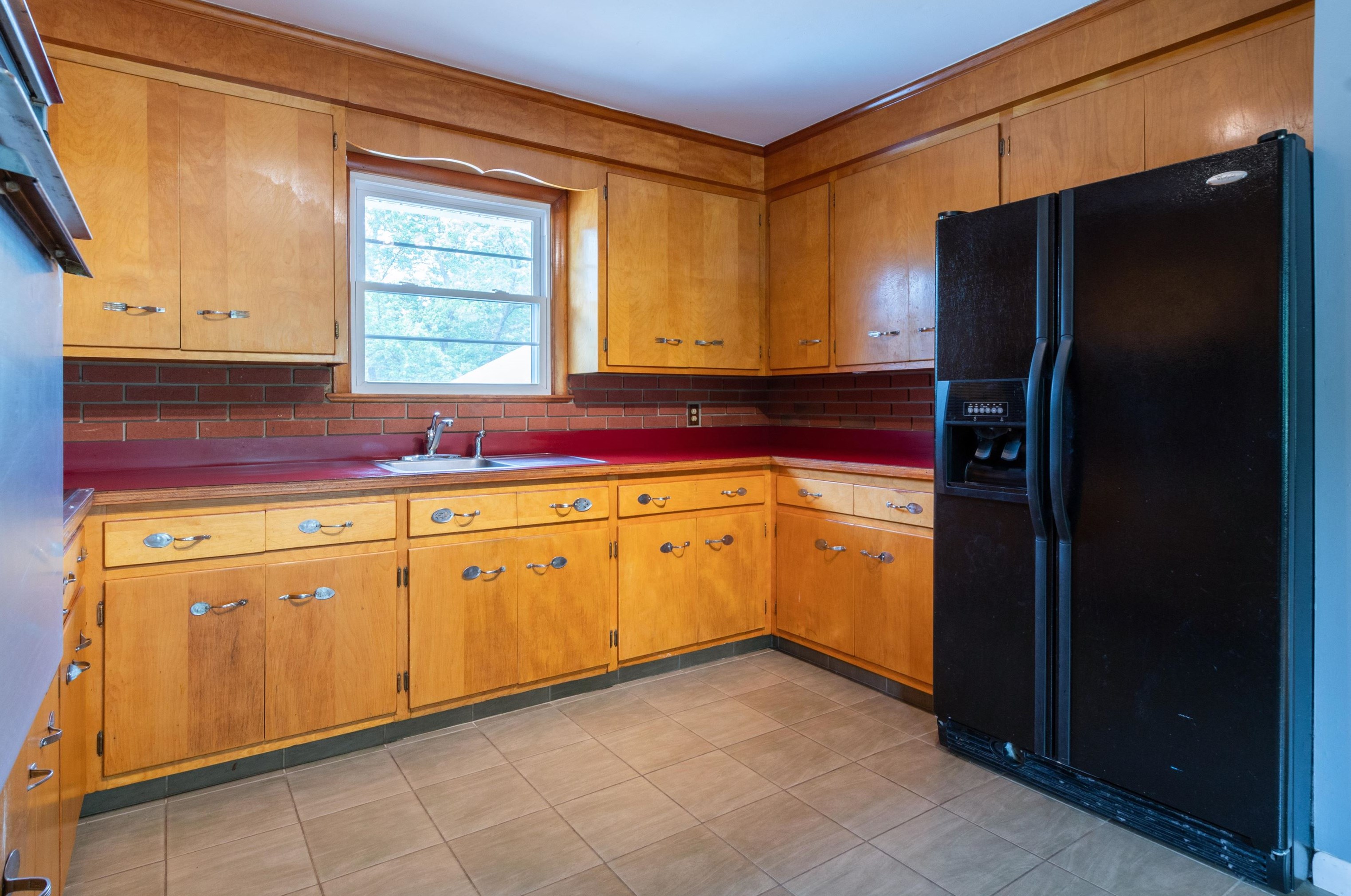 631 Cohas Ave, Manchester NH 03109-5425 exterior