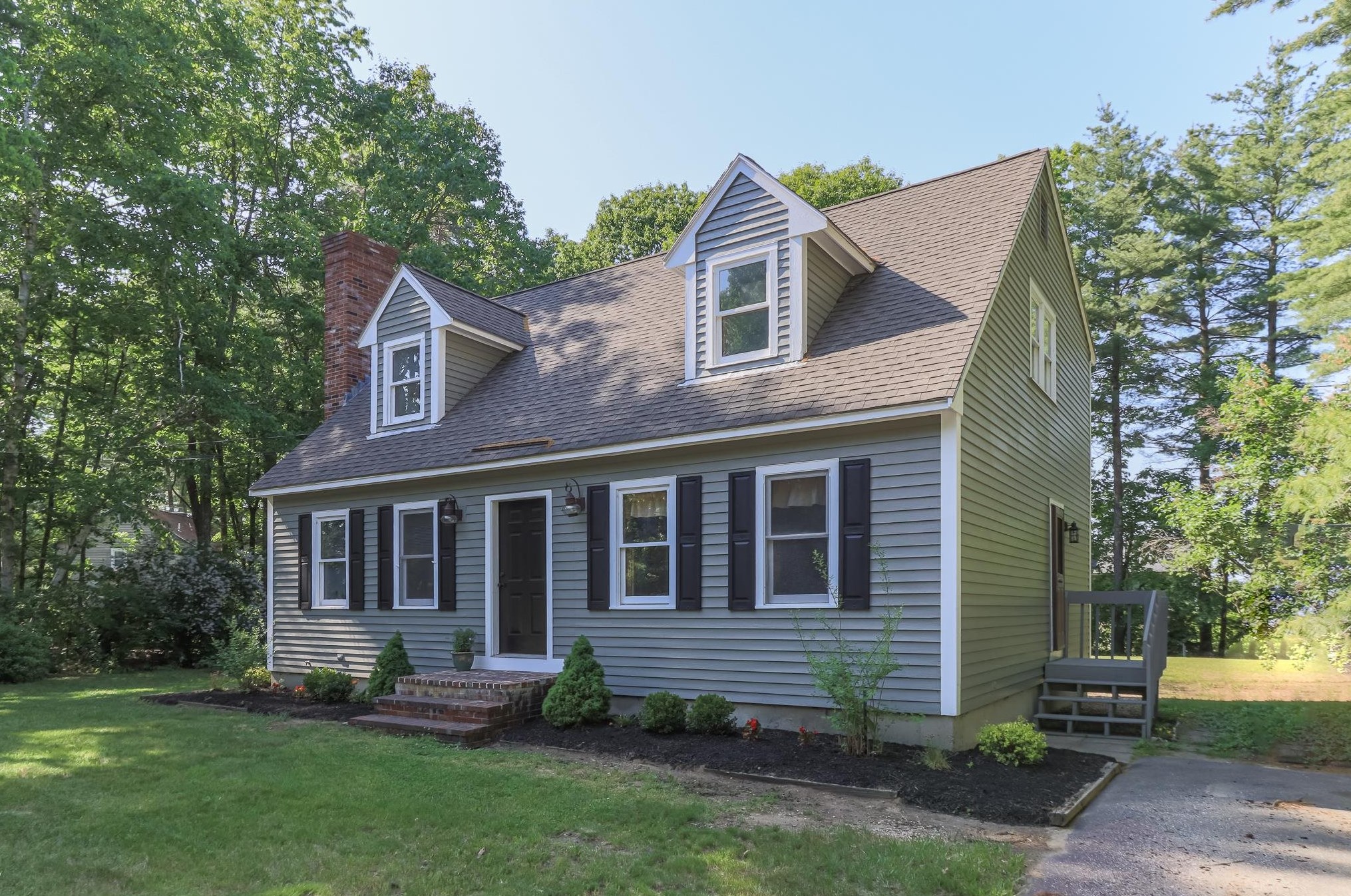 34 Schanda Dr, Newmarket, NH 03857-2150