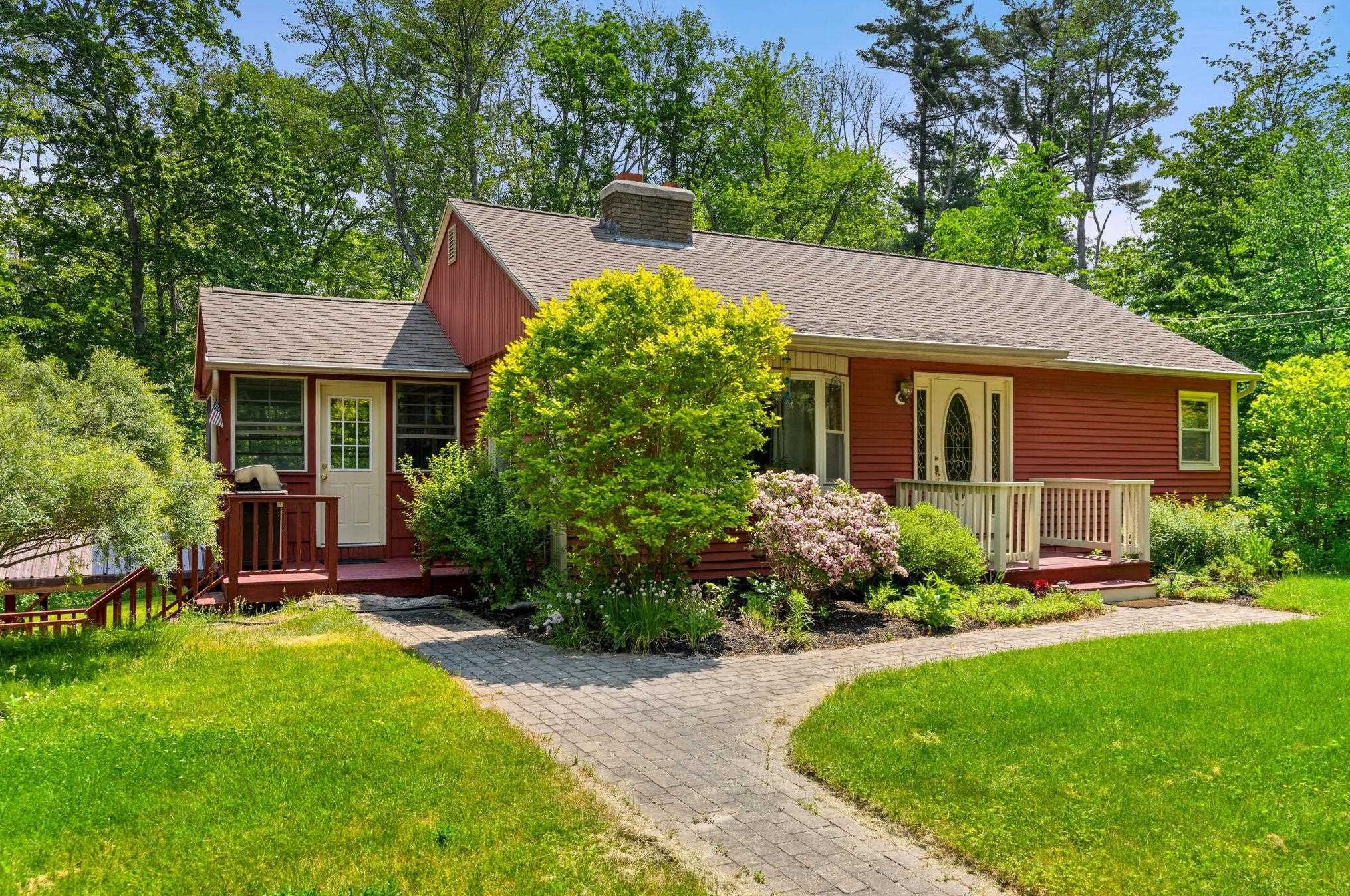 21 Holbrook Rd, Manchester, NH 03110