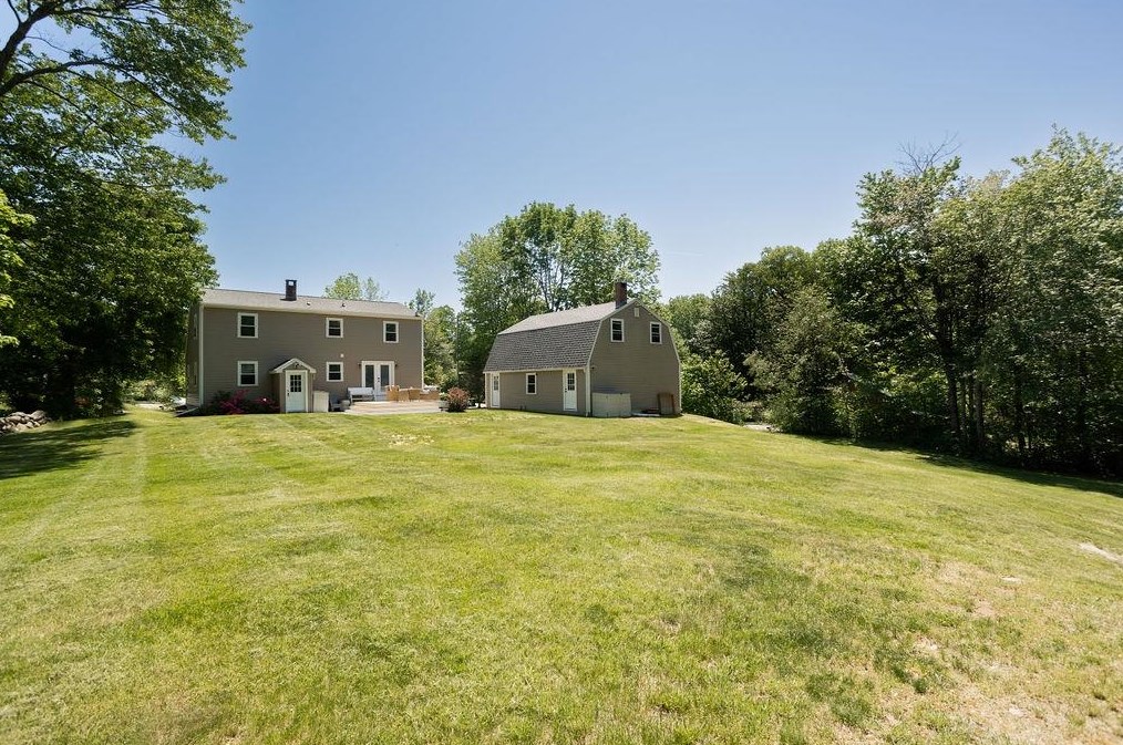 11 Ryan Cir, Rochester NH 03867-3350 exterior