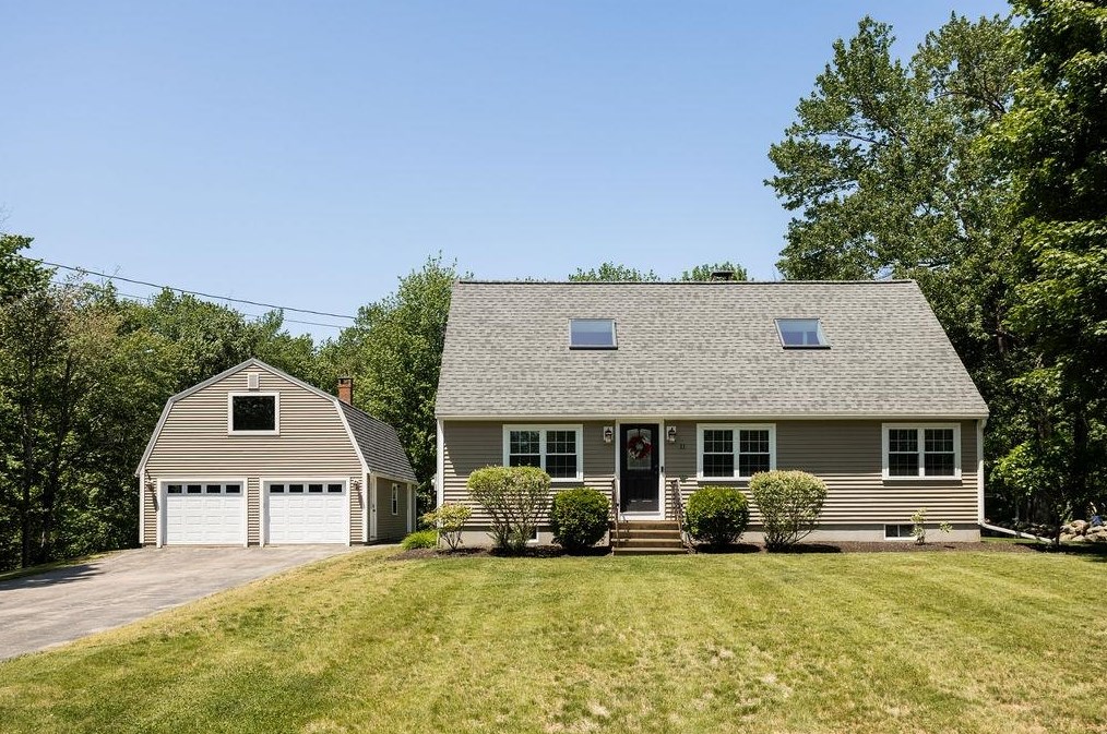 11 Ryan Cir, Rochester NH 03867-3350 exterior