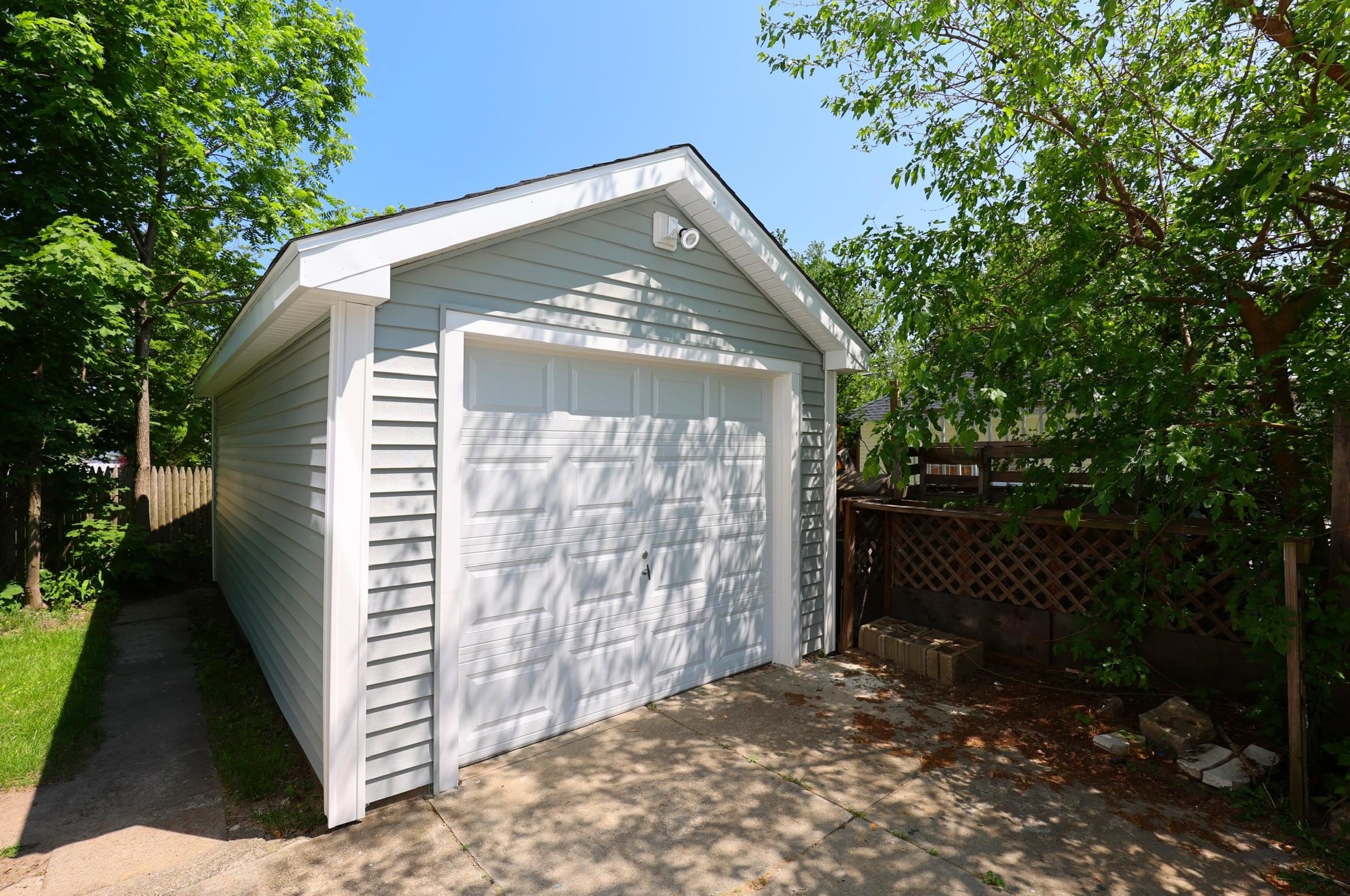 57 Hamblet St, Manchester NH 03103-3720 exterior