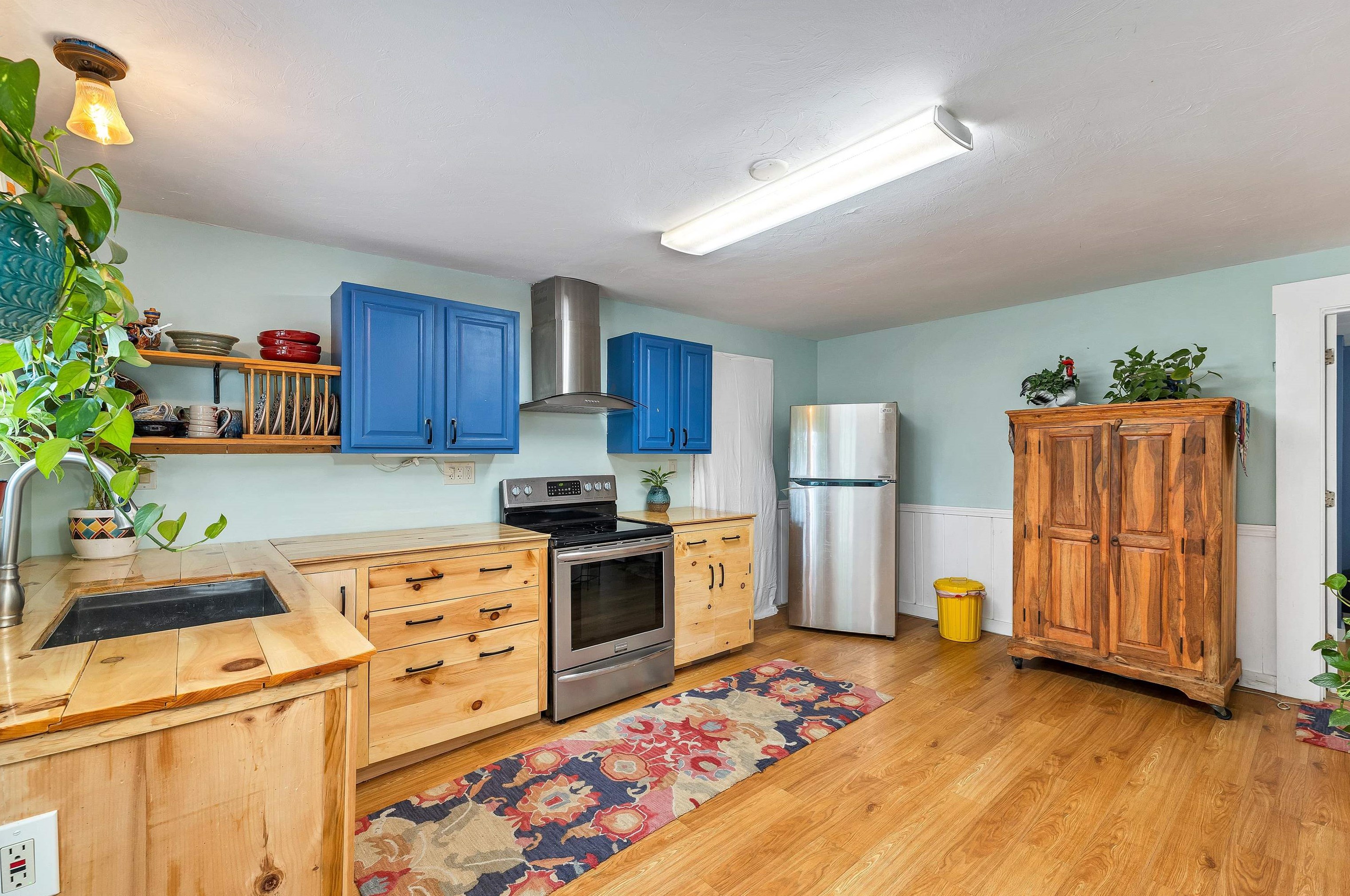 68 Highland St, Bridgewater NH 03264-1240 exterior