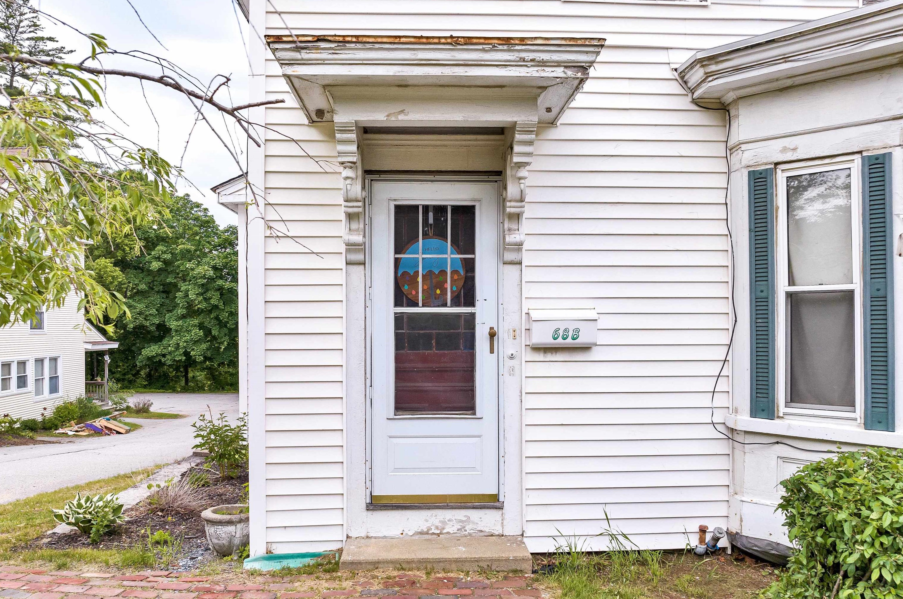 68 Highland St, Bridgewater NH 03264-1240 exterior