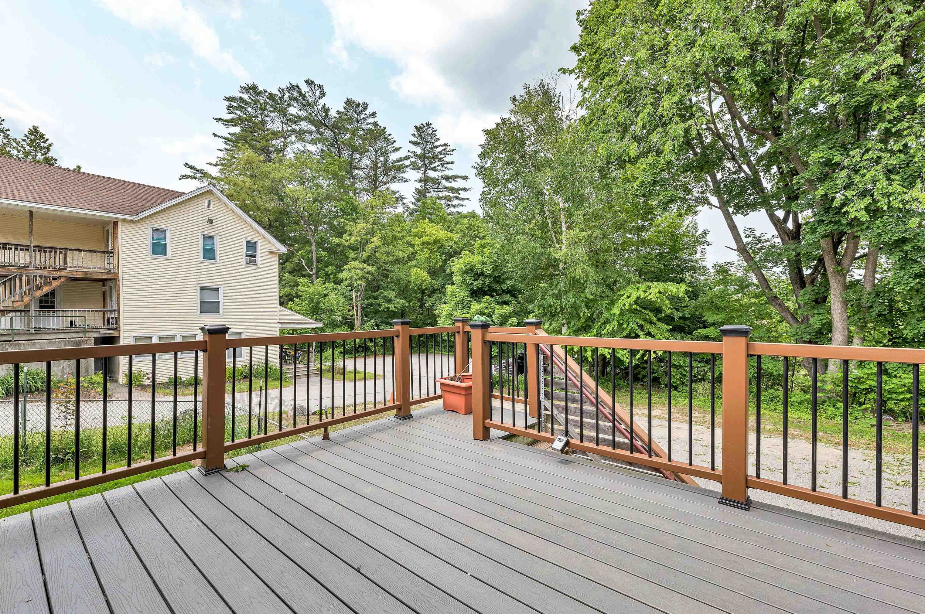 68 Highland St, Bridgewater NH  03264-1232 exterior