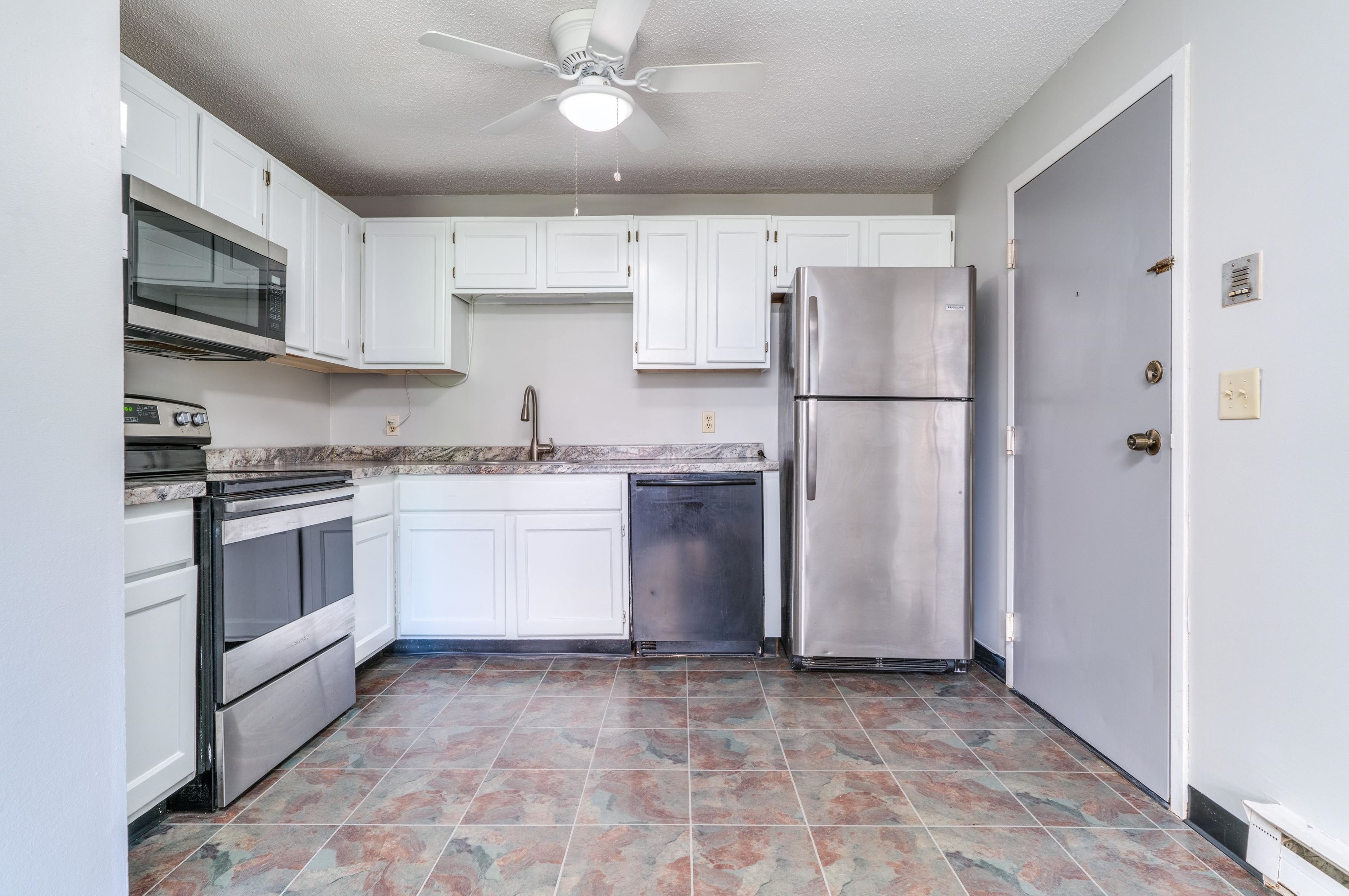 112 Lita Ln, Newmarket, NH