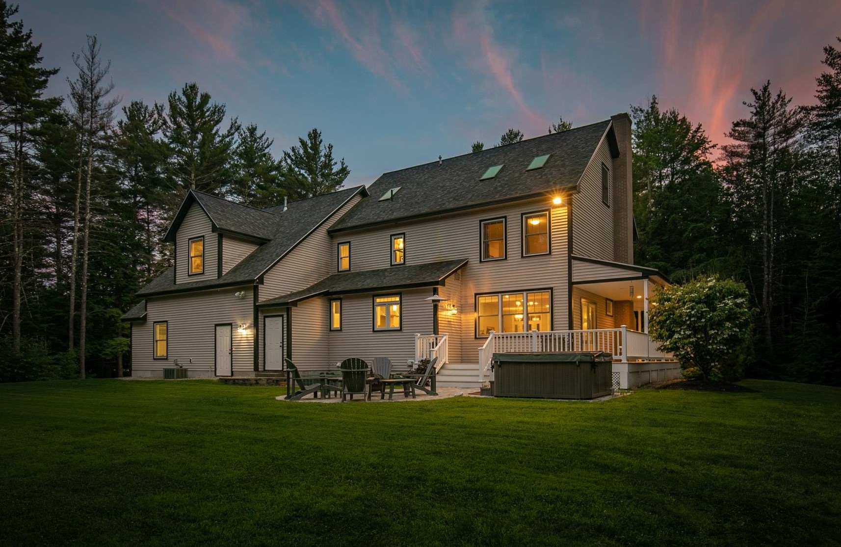 75 Sampson Rd, Rochester, NH 03867