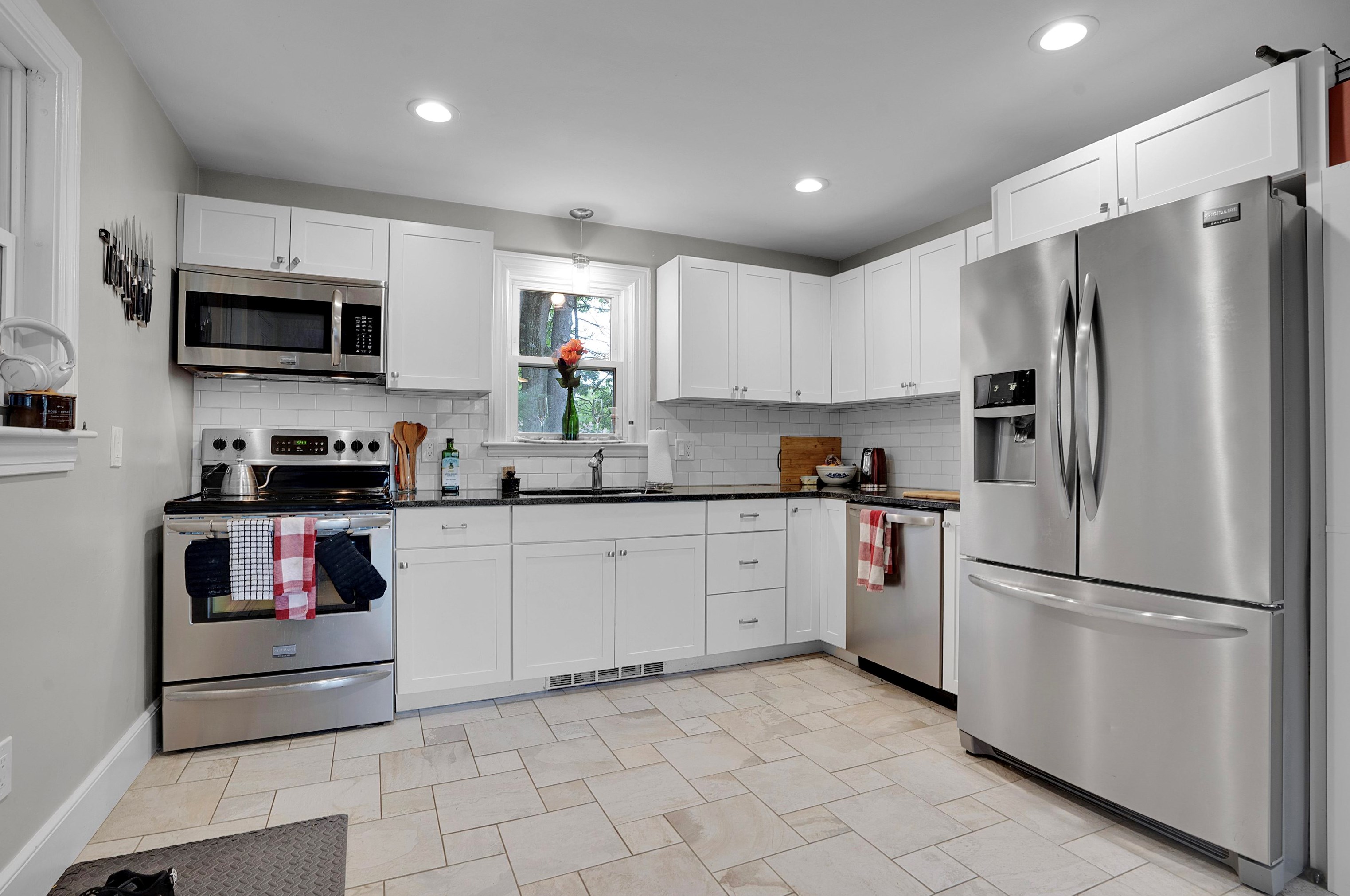 4 Kelley Dr, Dover, NH 03820