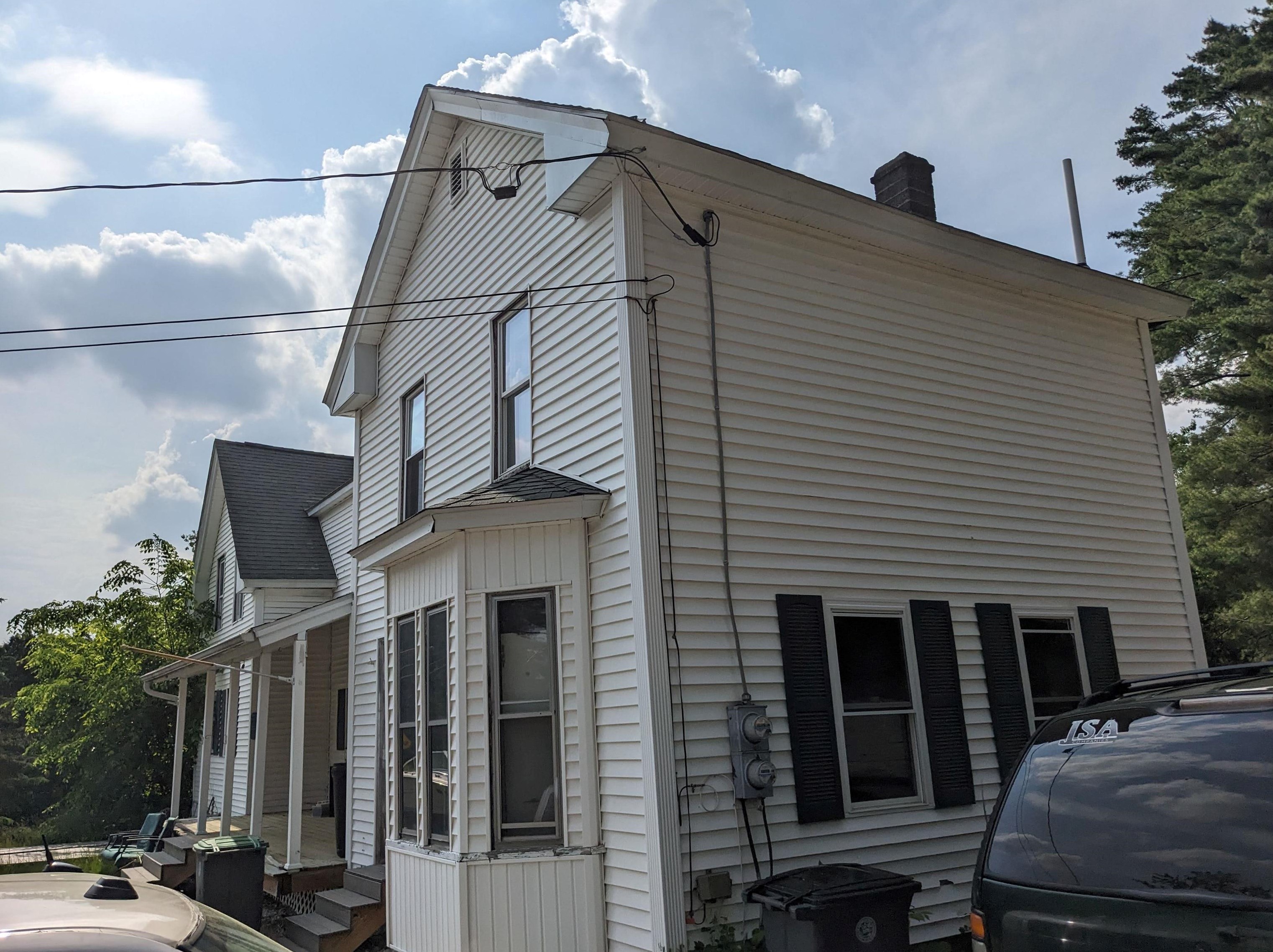 29 Martins Ferry Rd, Manchester, NH 03106