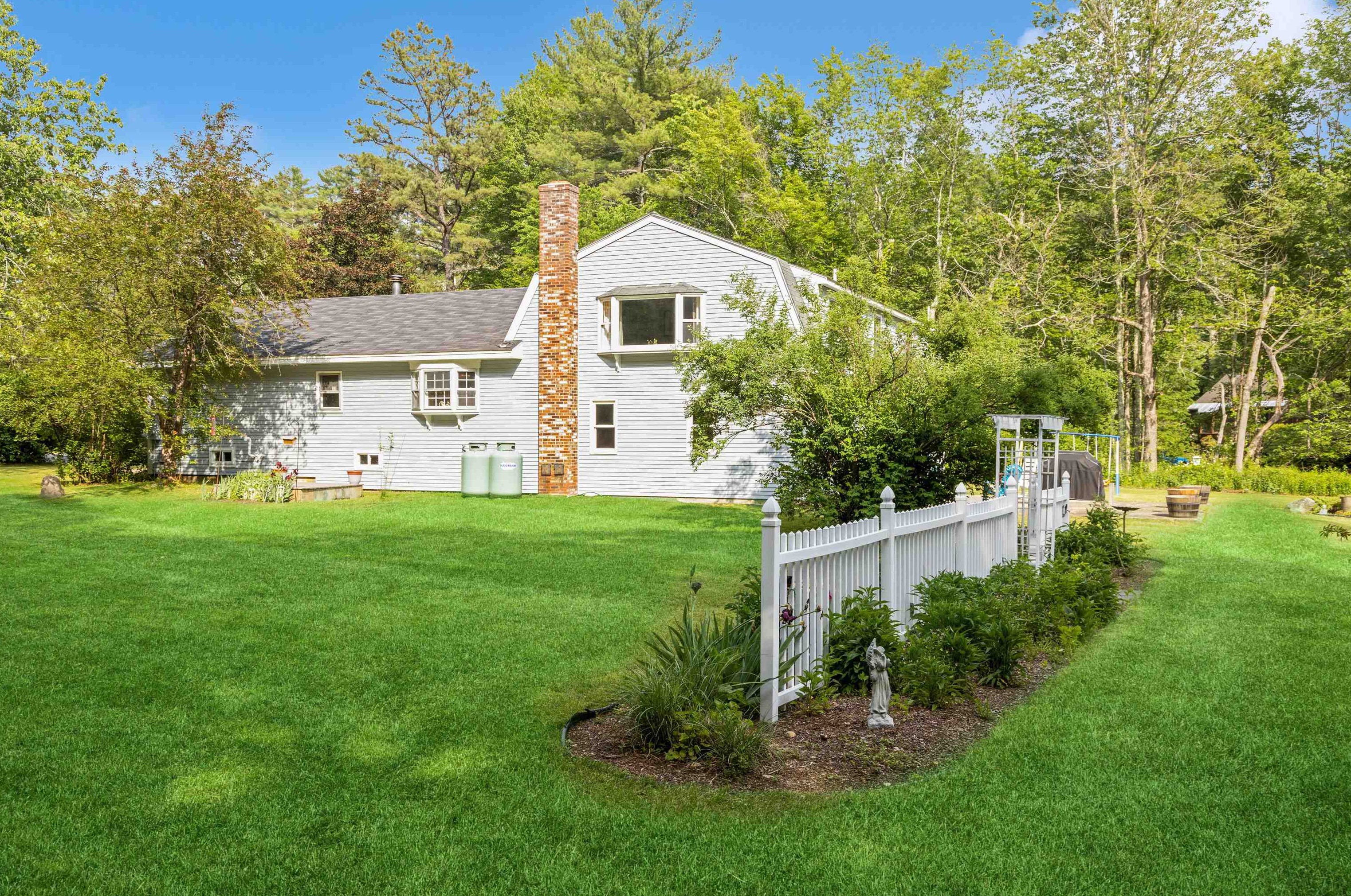 53 Pepperell Rd, Brookline, NH 03033