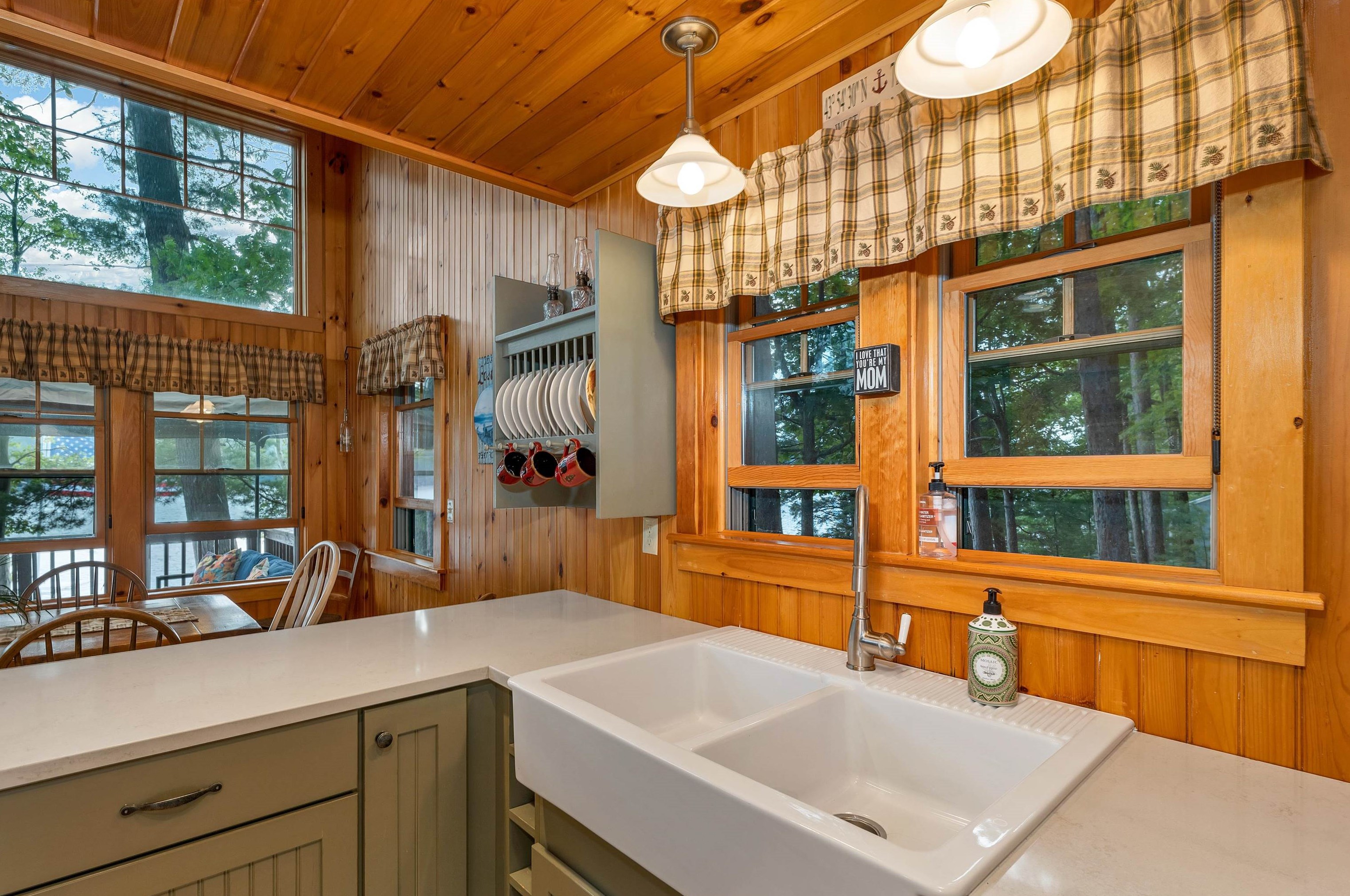 70 Sleepers Is, Alton NH 03810-4078 exterior