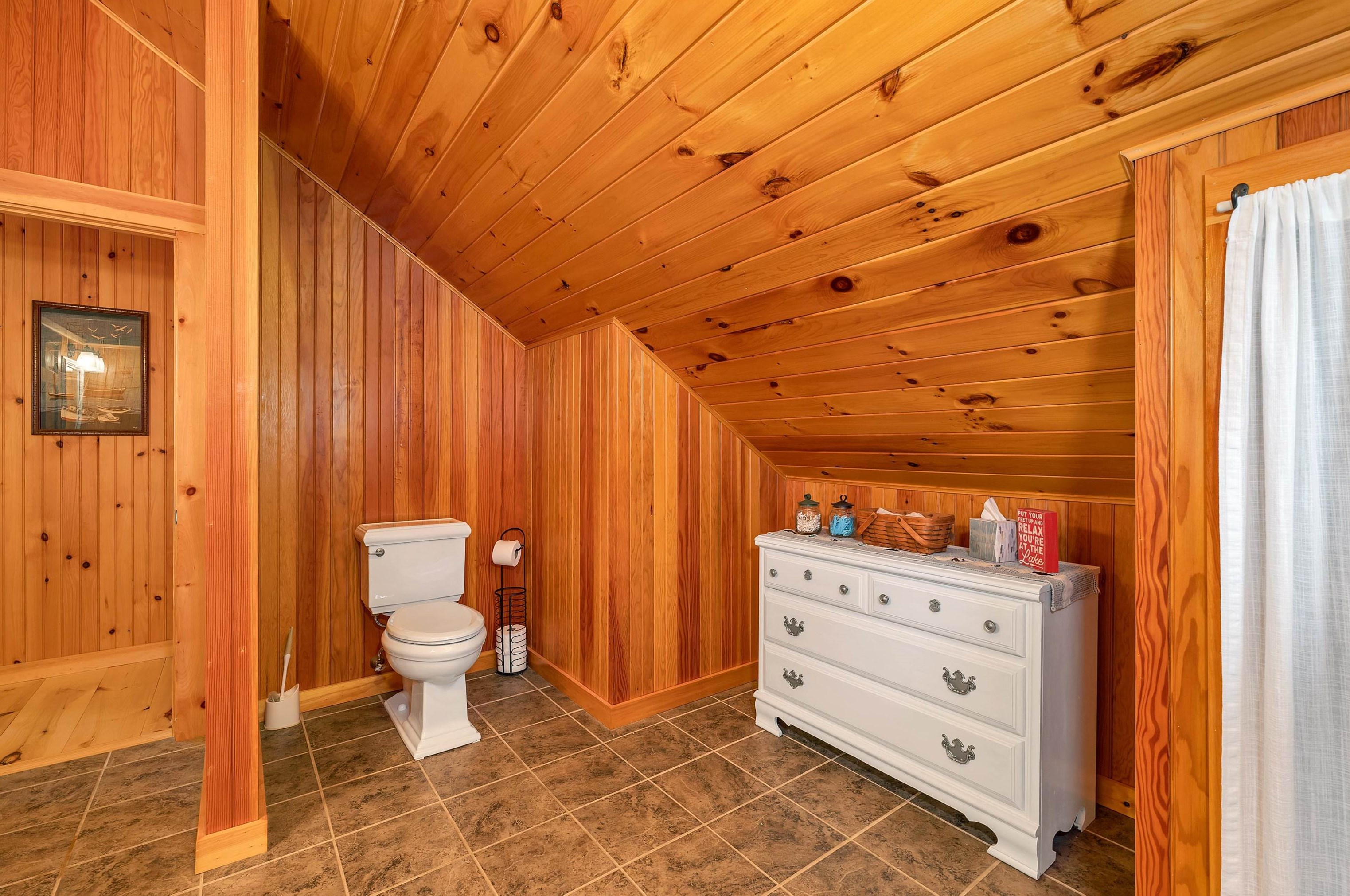 70 Sleepers Is, Alton NH 03810-4078 exterior