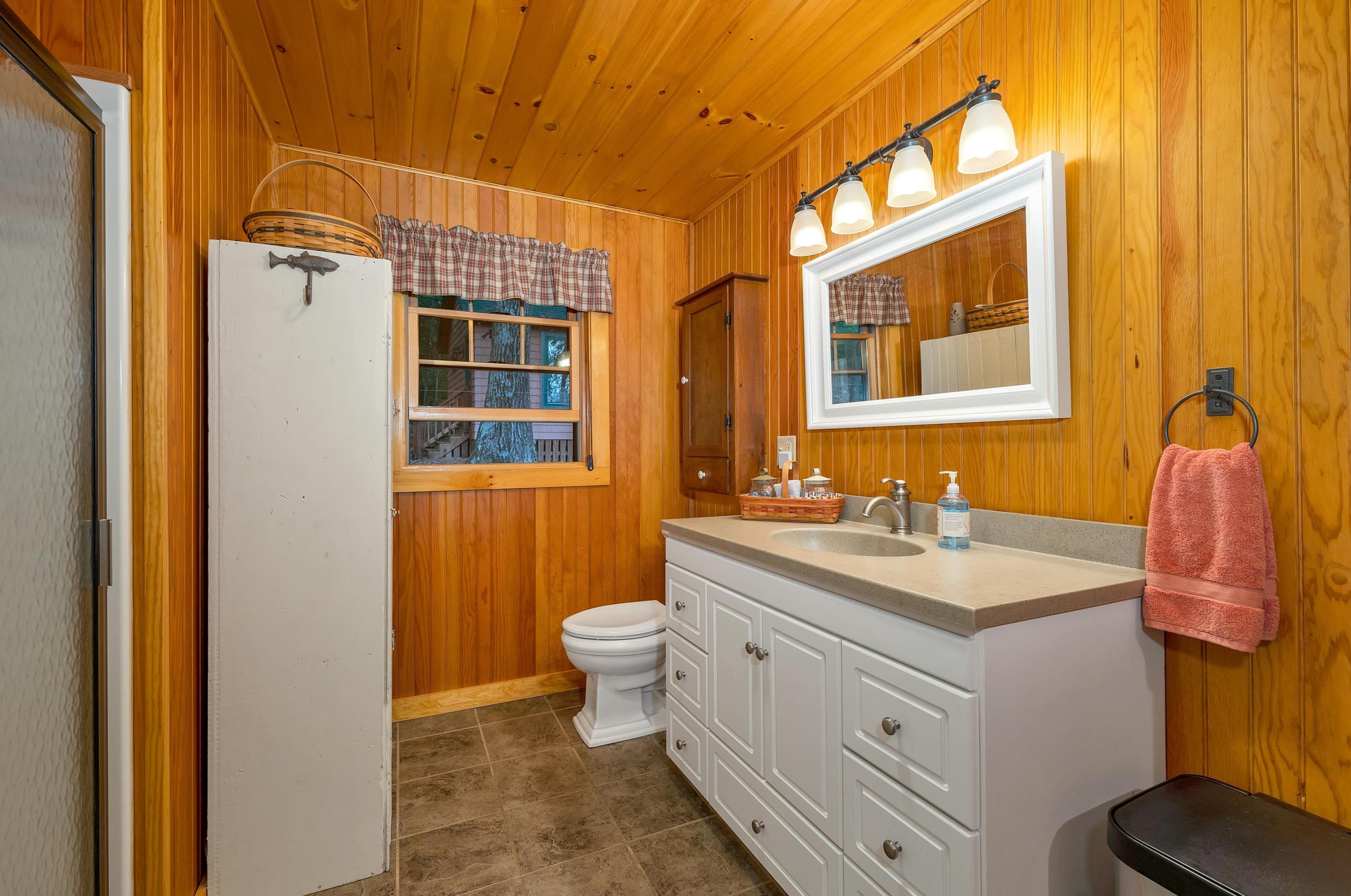 70 Sleepers Is, Alton NH 03810-4078 exterior