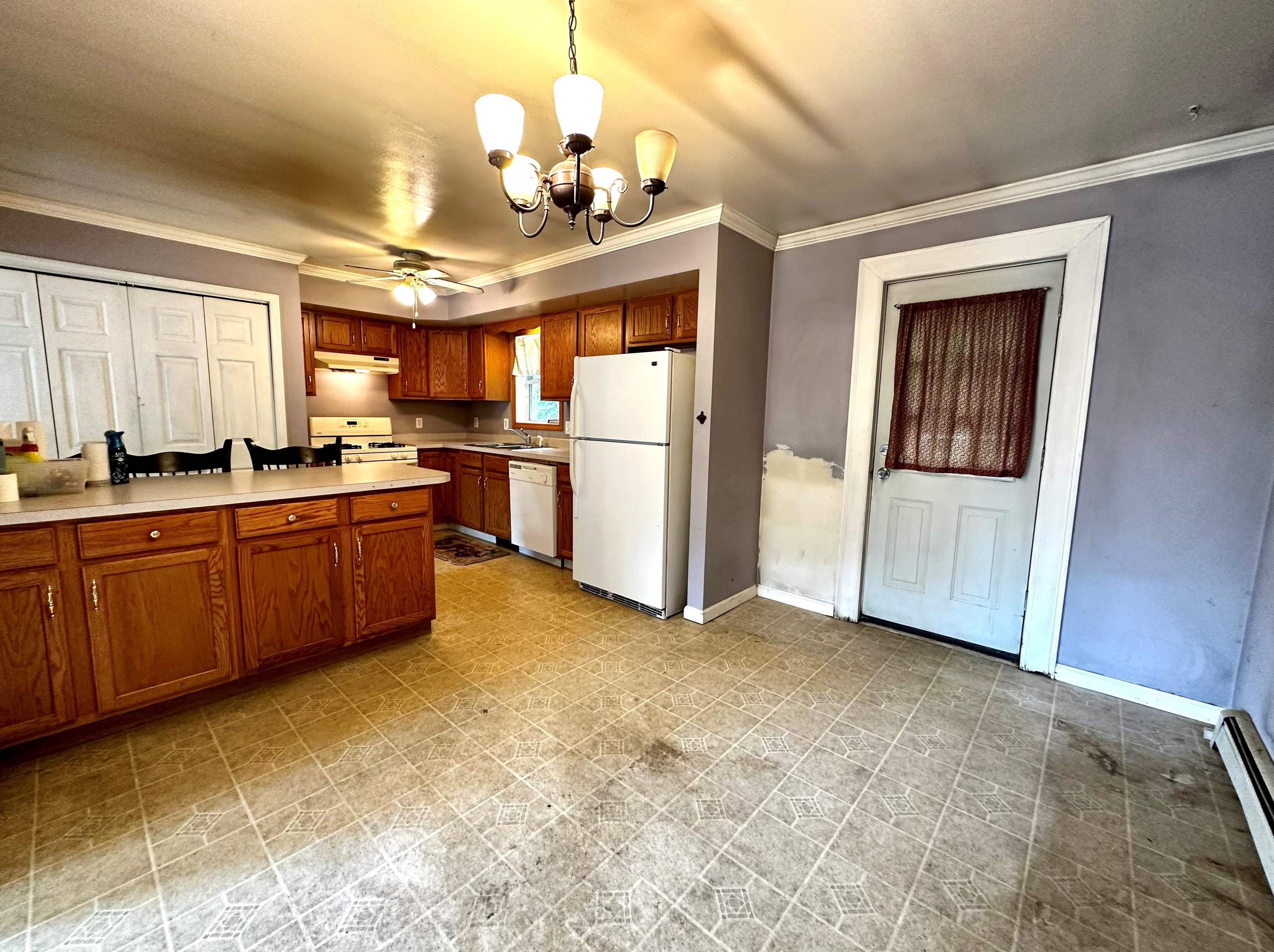 101 River Rd, Walpole, NH 03608-4220