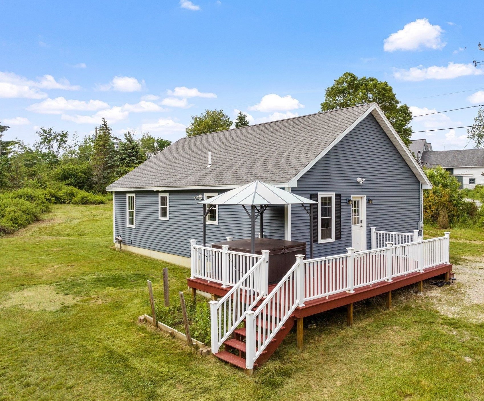 101 Pleasant St, Chichester, NH 03258