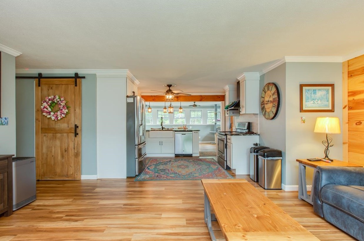 14 Greenfield Dr, Merrimack NH 03054-2621 exterior