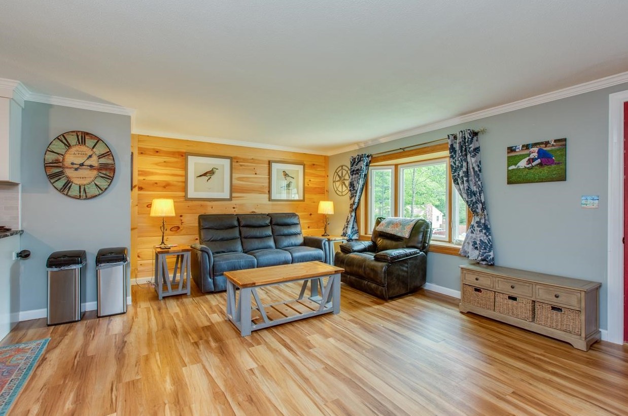 14 Greenfield Dr, Merrimack NH 03054-2621 exterior