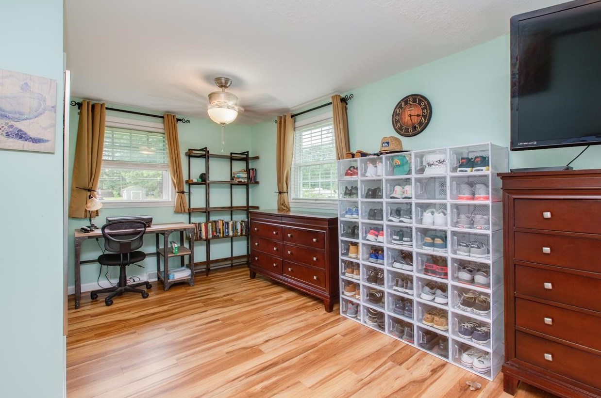 14 Greenfield Dr, Merrimack NH 03054-2621 exterior