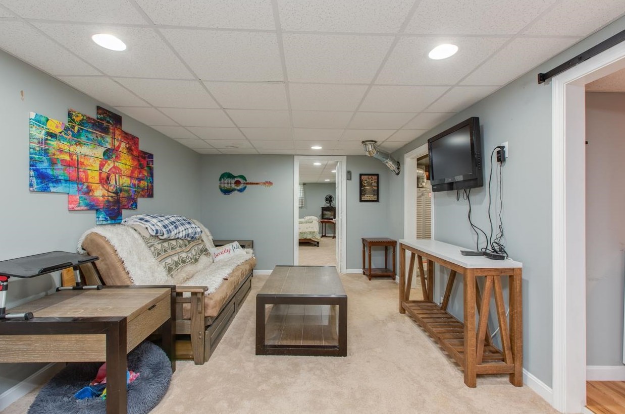 14 Greenfield Dr, Merrimack NH 03054-2621 exterior