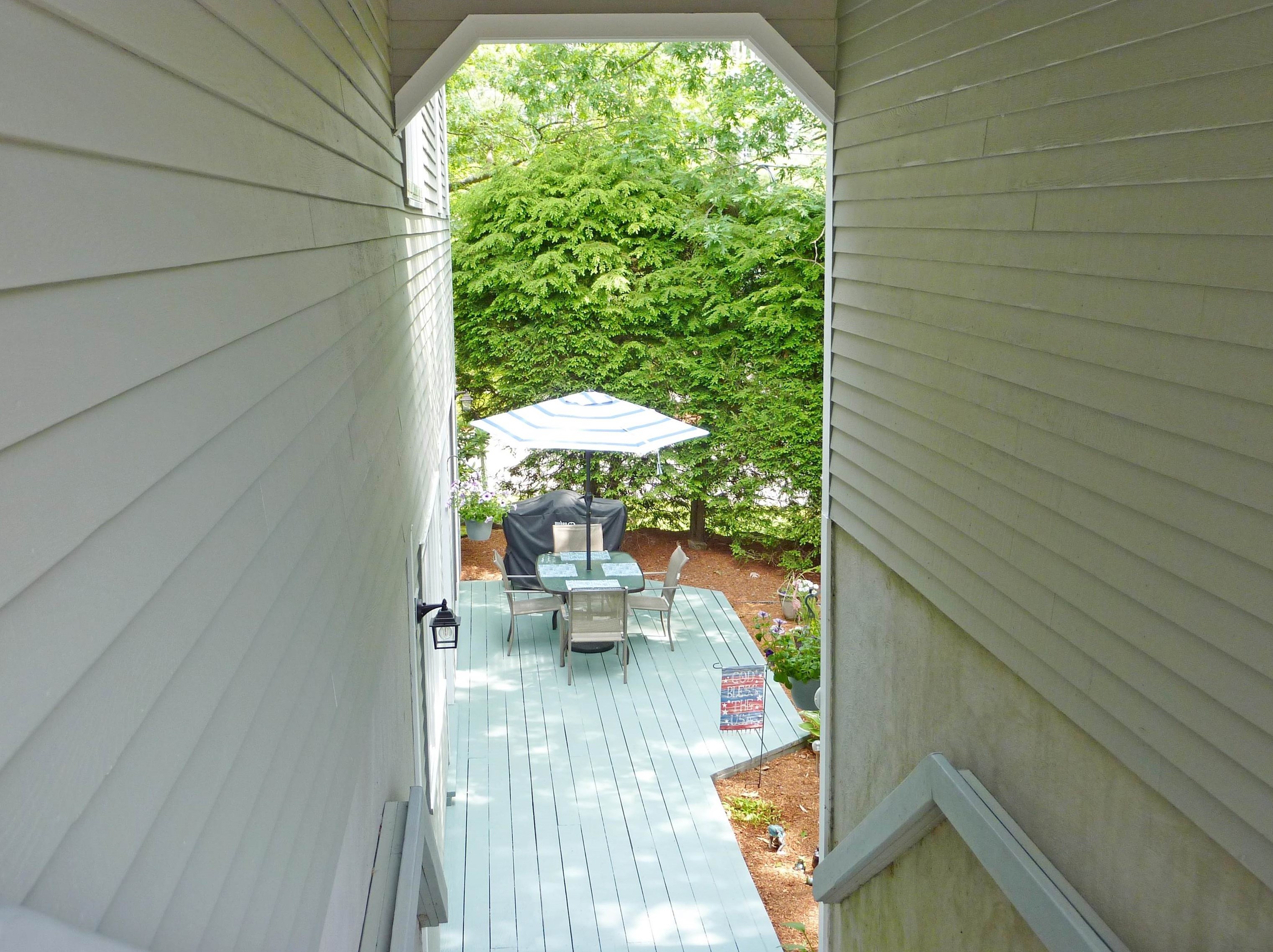 5 Aster Ct, Nashua, NH 03062-1488