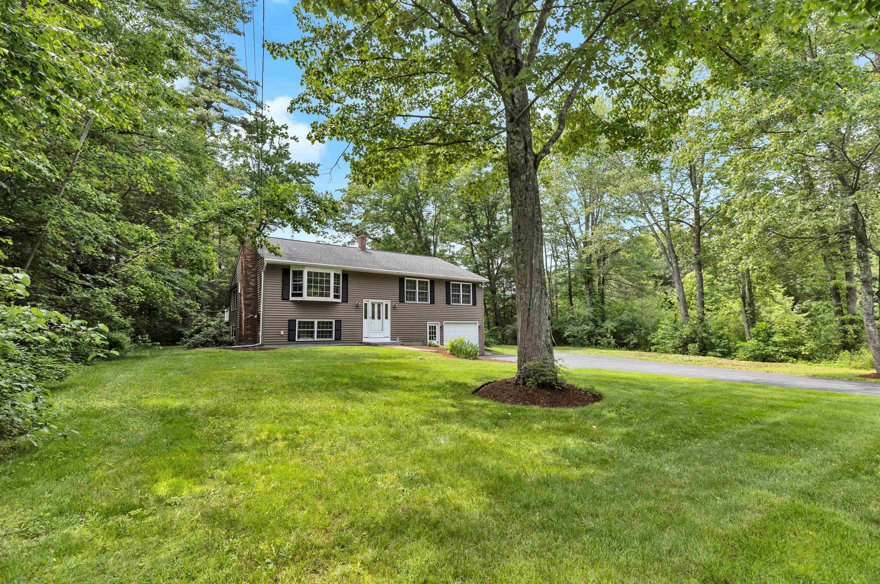 31 Tanager Rd, Goffstown, NH 03045
