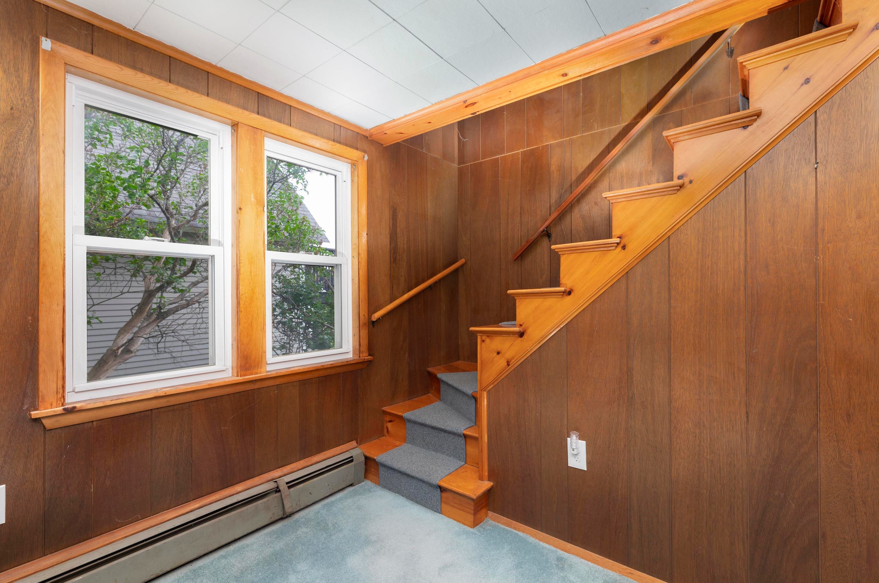 16 Summer St, Lebanon NH  03766-1055 exterior