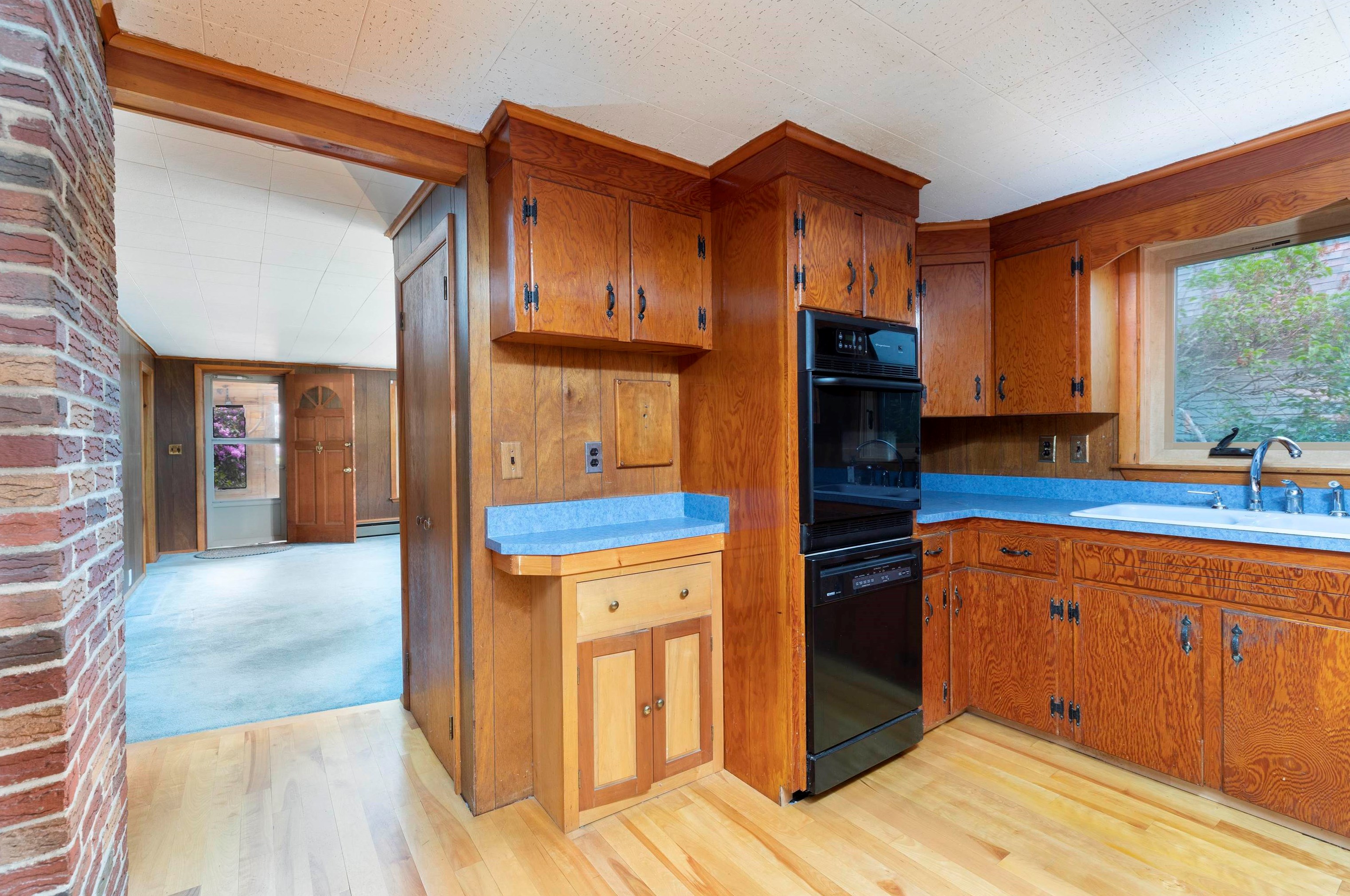 16 Summer St, Lebanon NH  03766-1055 exterior