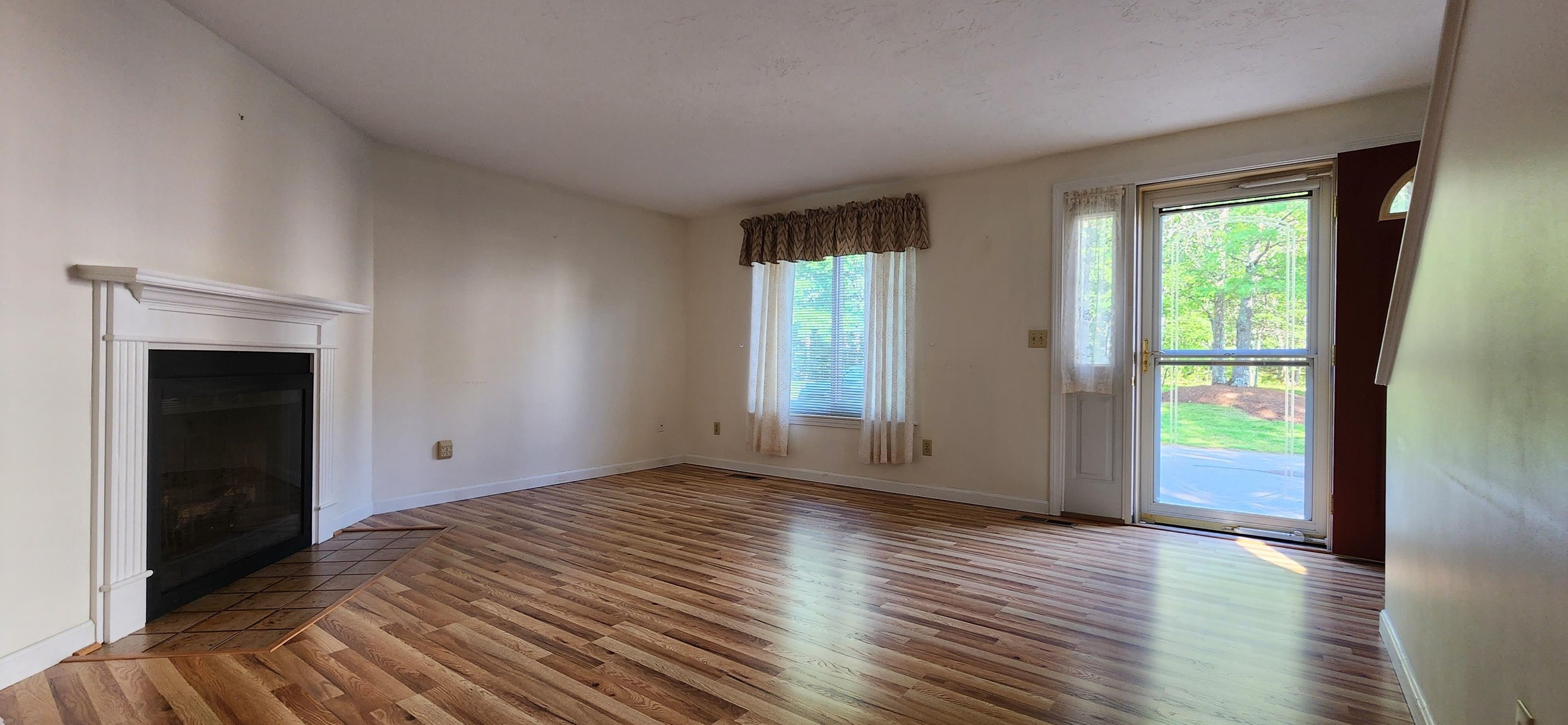 18 Joston Dr, Merrimack NH 03054-7001 exterior