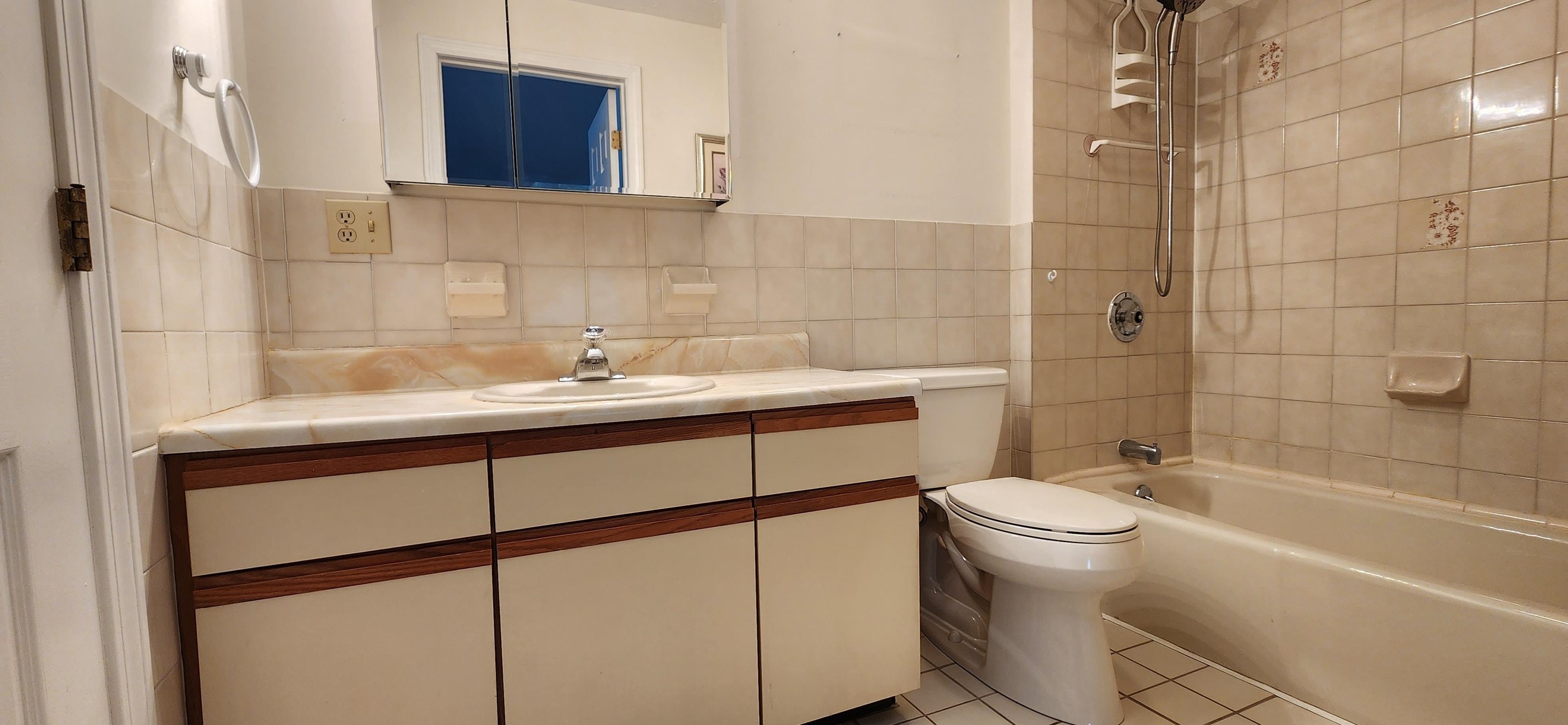 18 Joston Dr, Merrimack NH 03054-7001 exterior